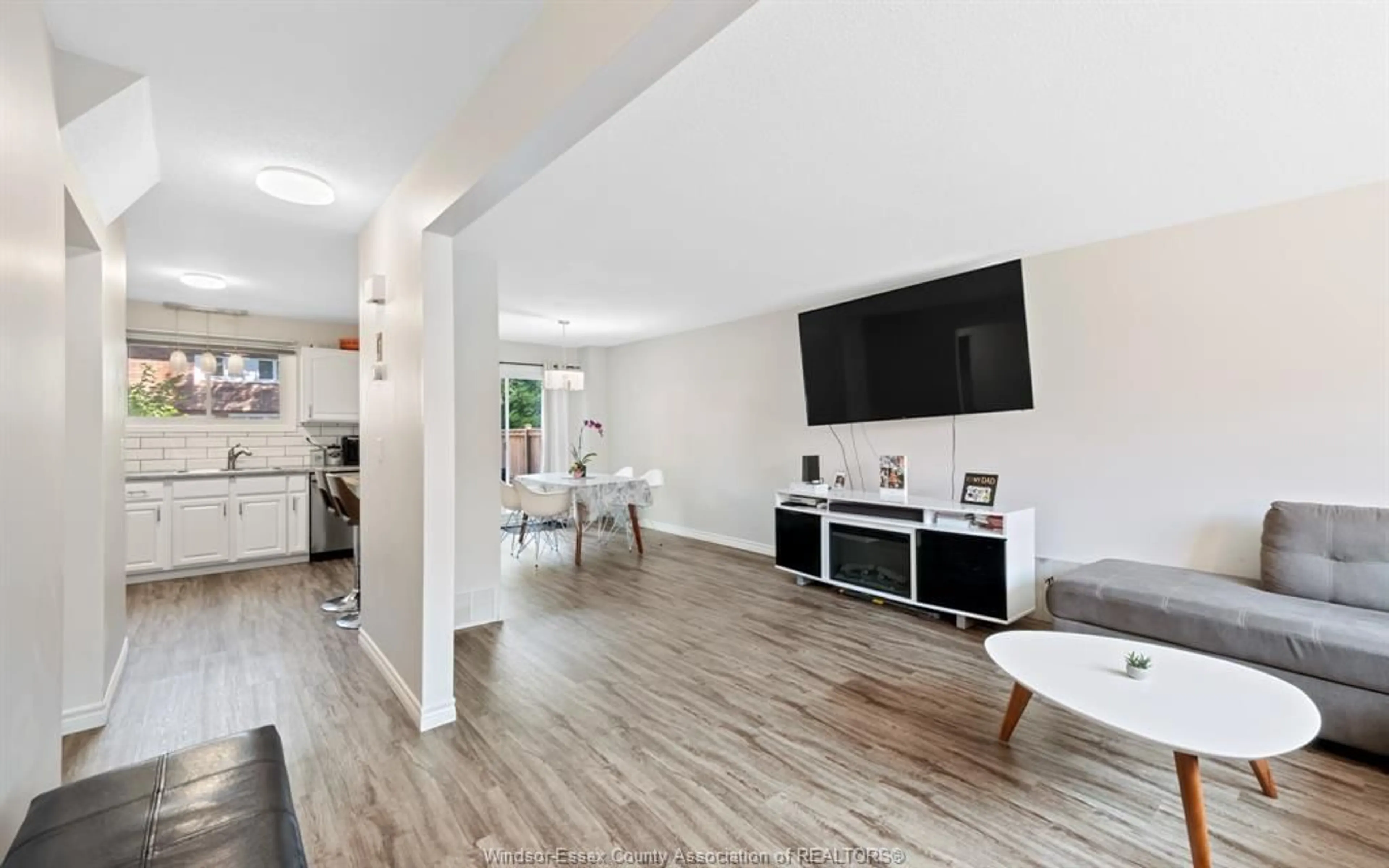 Unknown for 5510 EMPRESS, Windsor Ontario N8T 1B4