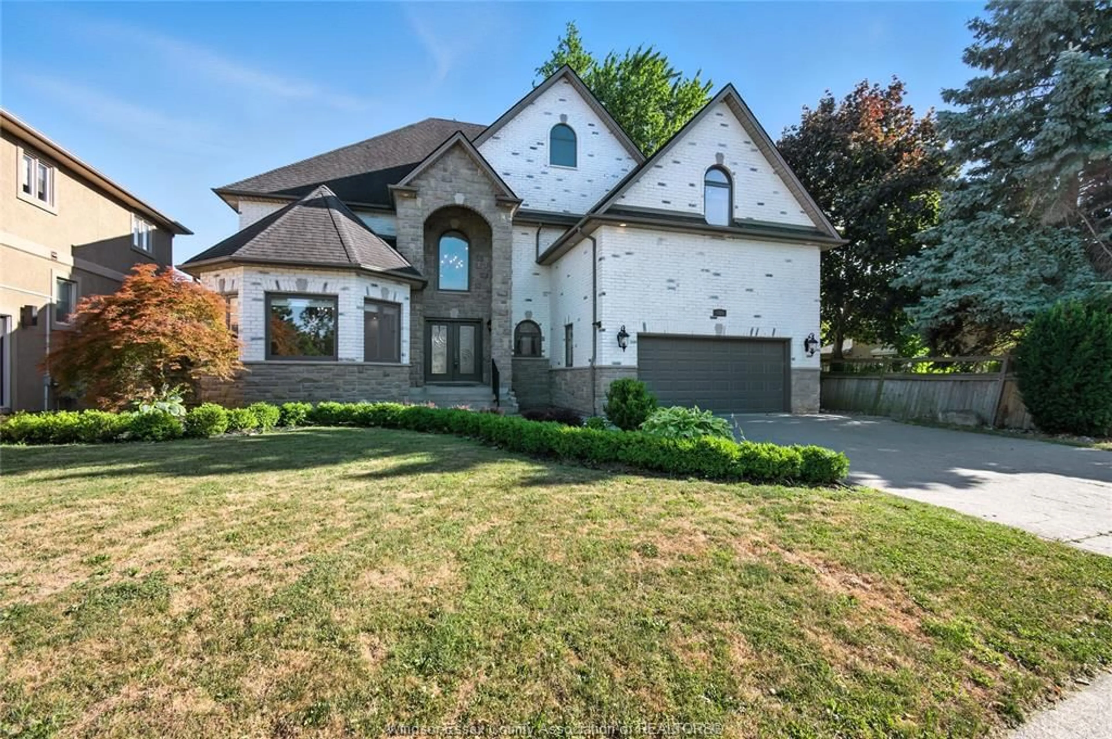 Home with brick exterior material, street for 435 COUNTRY CLUB, Windsor Ontario N9G 3G9