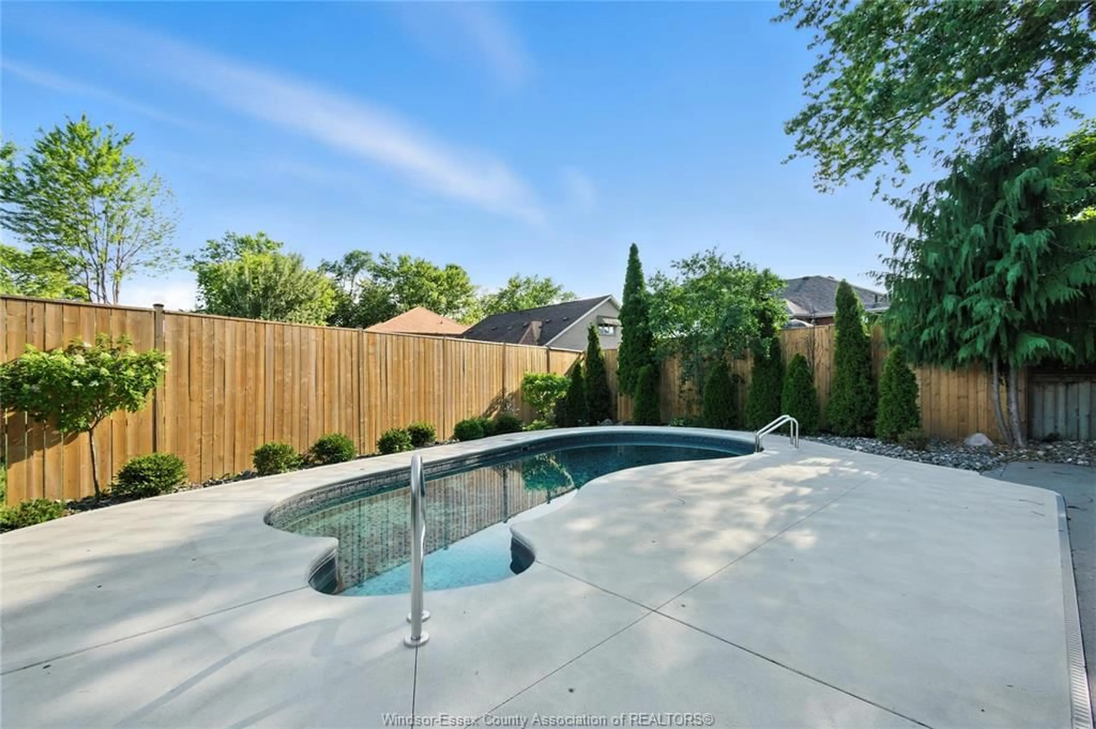 Pool for 435 COUNTRY CLUB, Windsor Ontario N9G 3G9