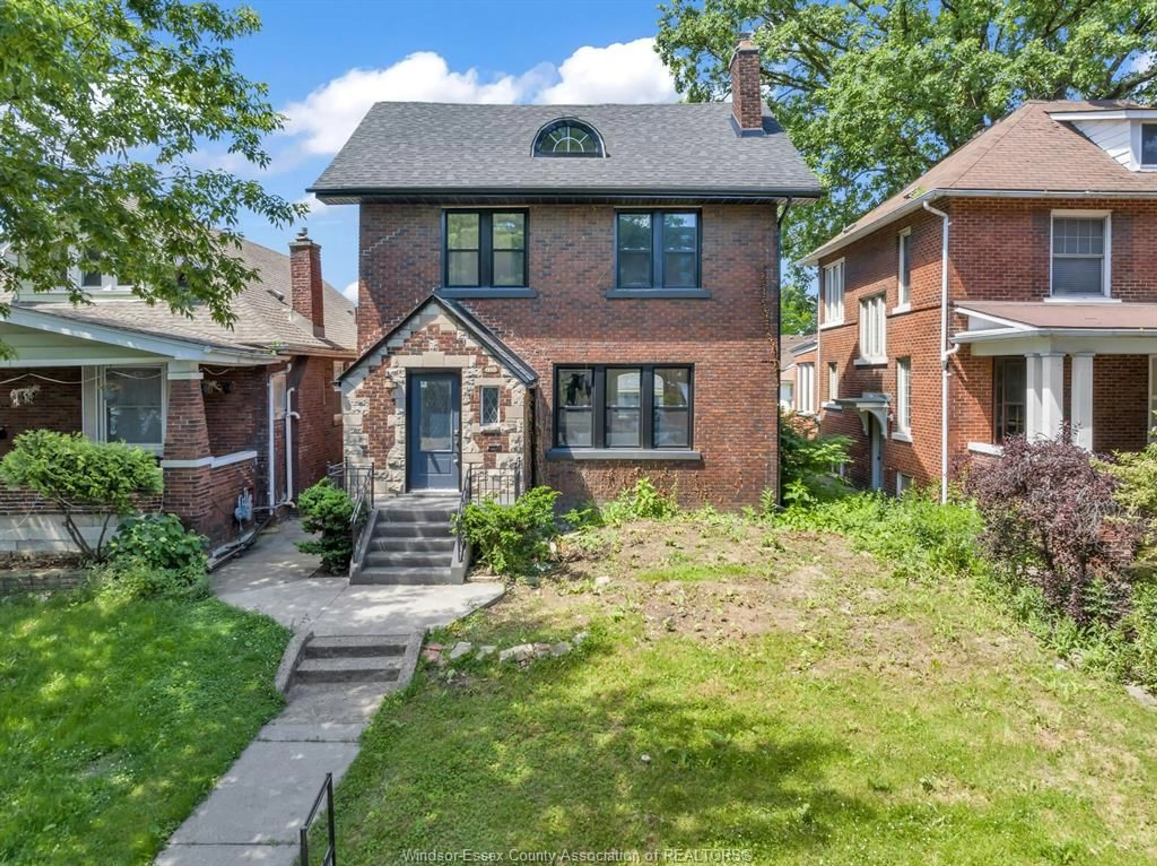 Home with brick exterior material, street for 1331 VICTORIA Ave, Windsor Ontario N8X 1N9
