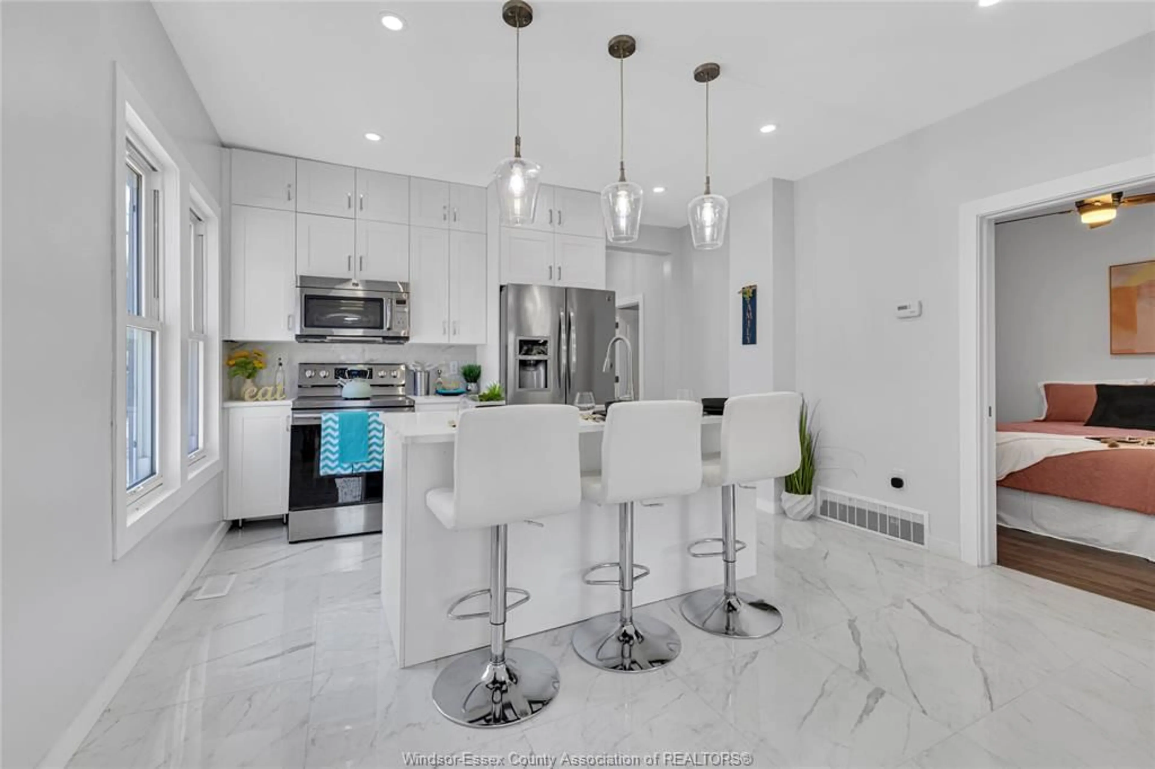 Contemporary kitchen, ceramic/tile floor for 649 CATARAQUI, Windsor Ontario N9V 3P2
