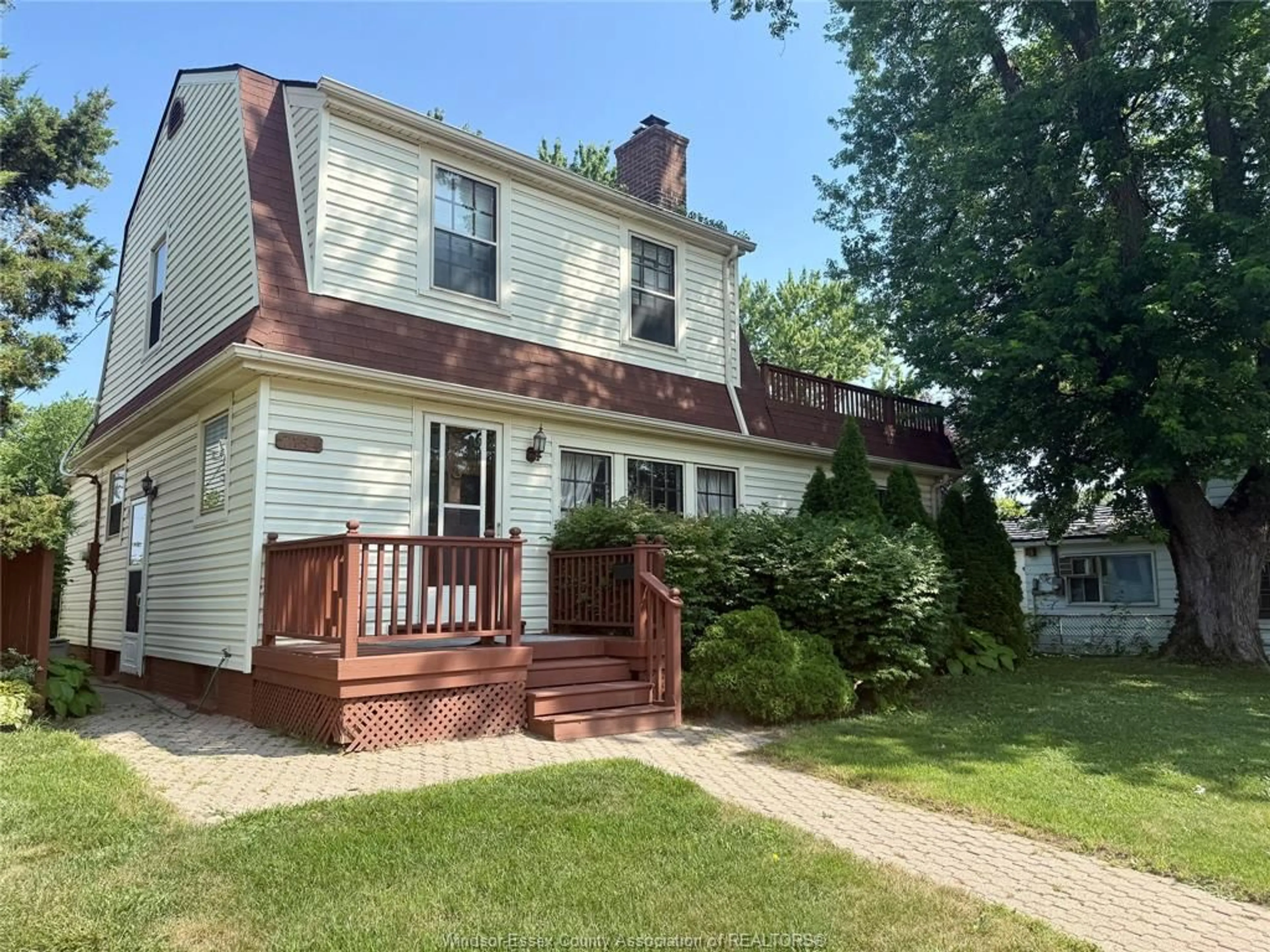 Home with vinyl exterior material, street for 7154 ST. ROSE Ave, Windsor Ontario N8S 1X8