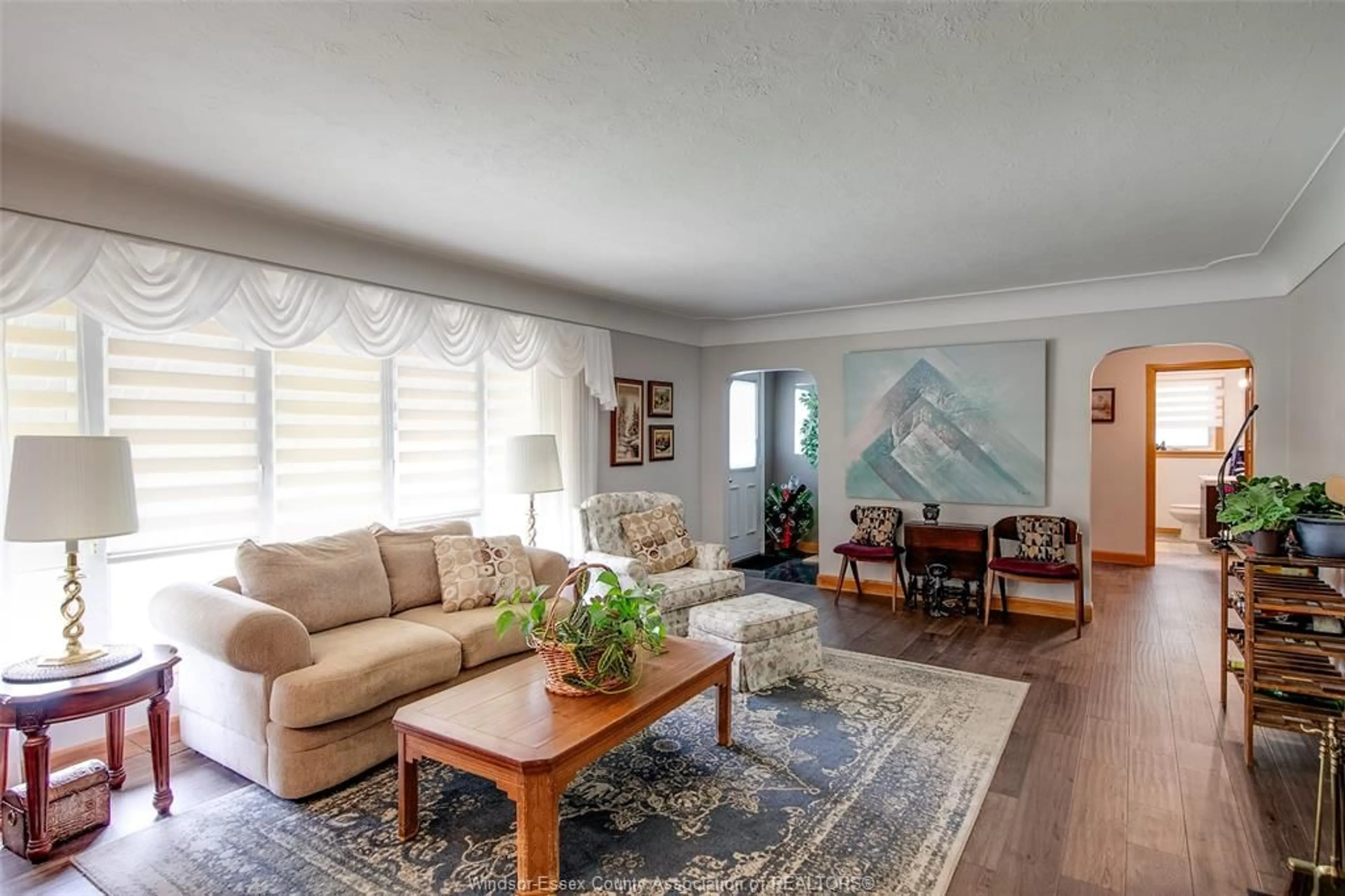 Living room with furniture, unknown for 210 ERIE St, Merlin Ontario N0P 1W0