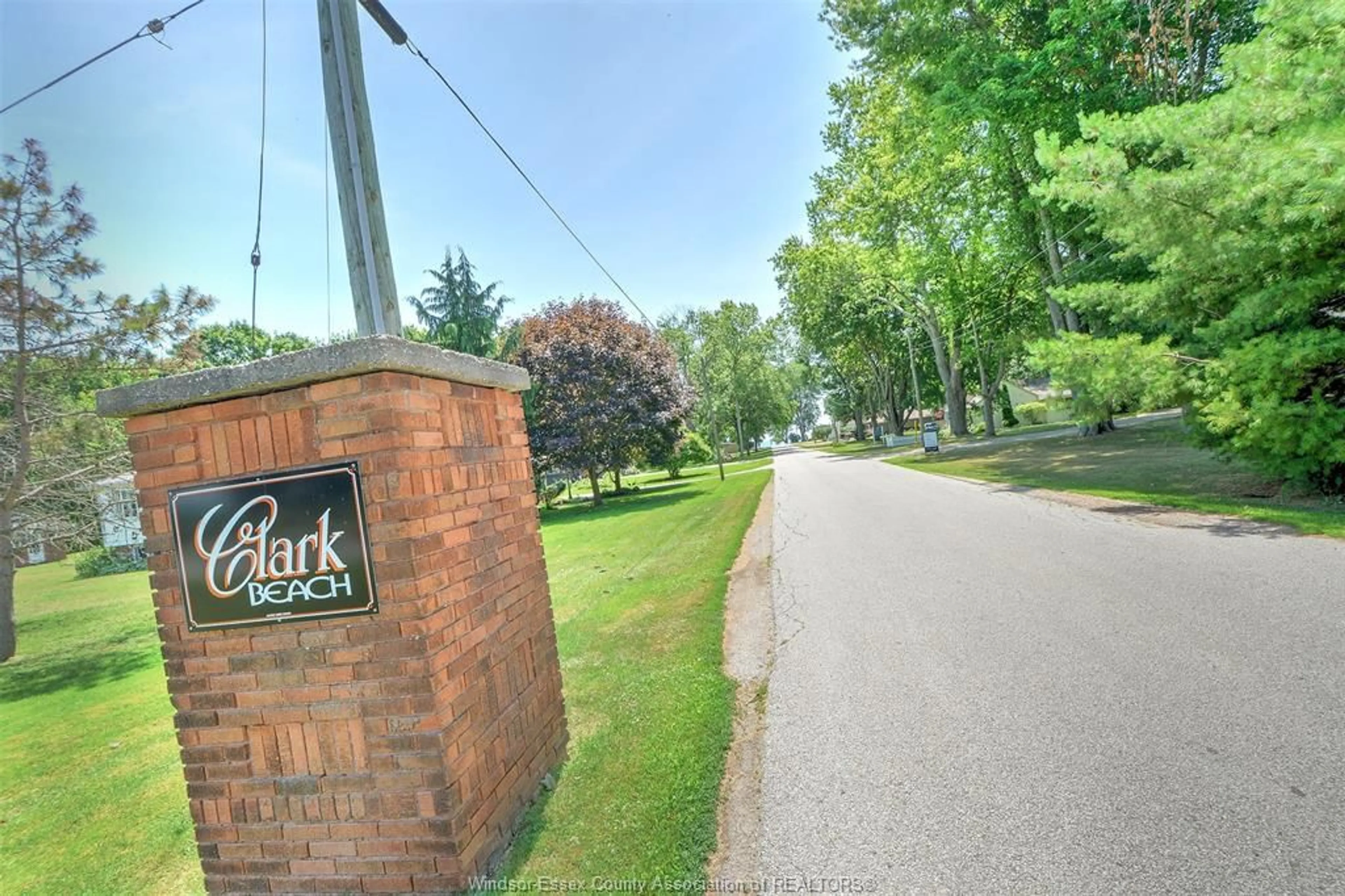 Patio, water/lake/river/ocean view for 852 LAWRENCE Ave, Harrow Ontario N0R 1G0