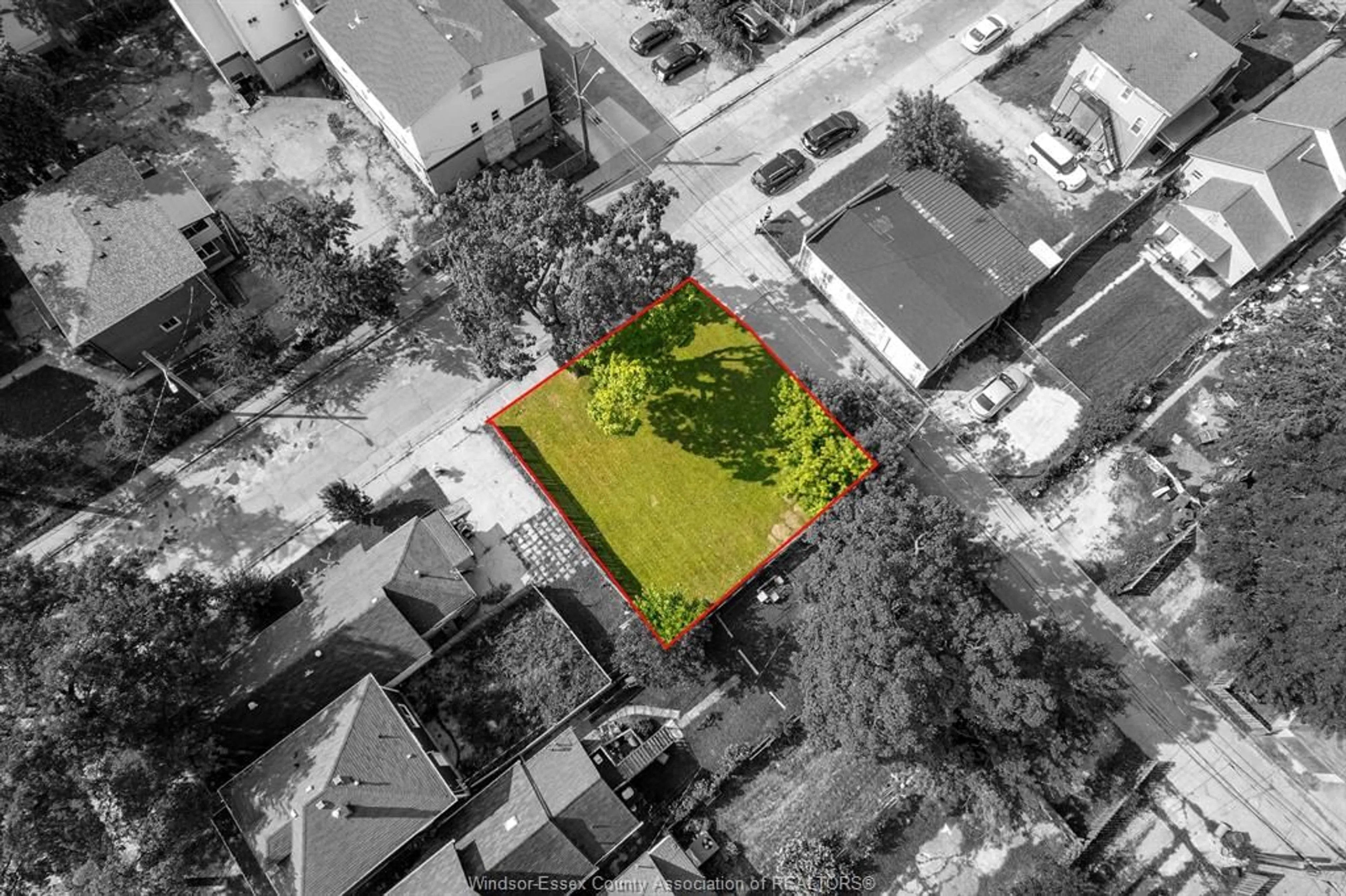 A pic from outside/outdoor area/front of a property/back of a property/a pic from drone, street for V/L BRANT St, Windsor Ontario N9A 3E5