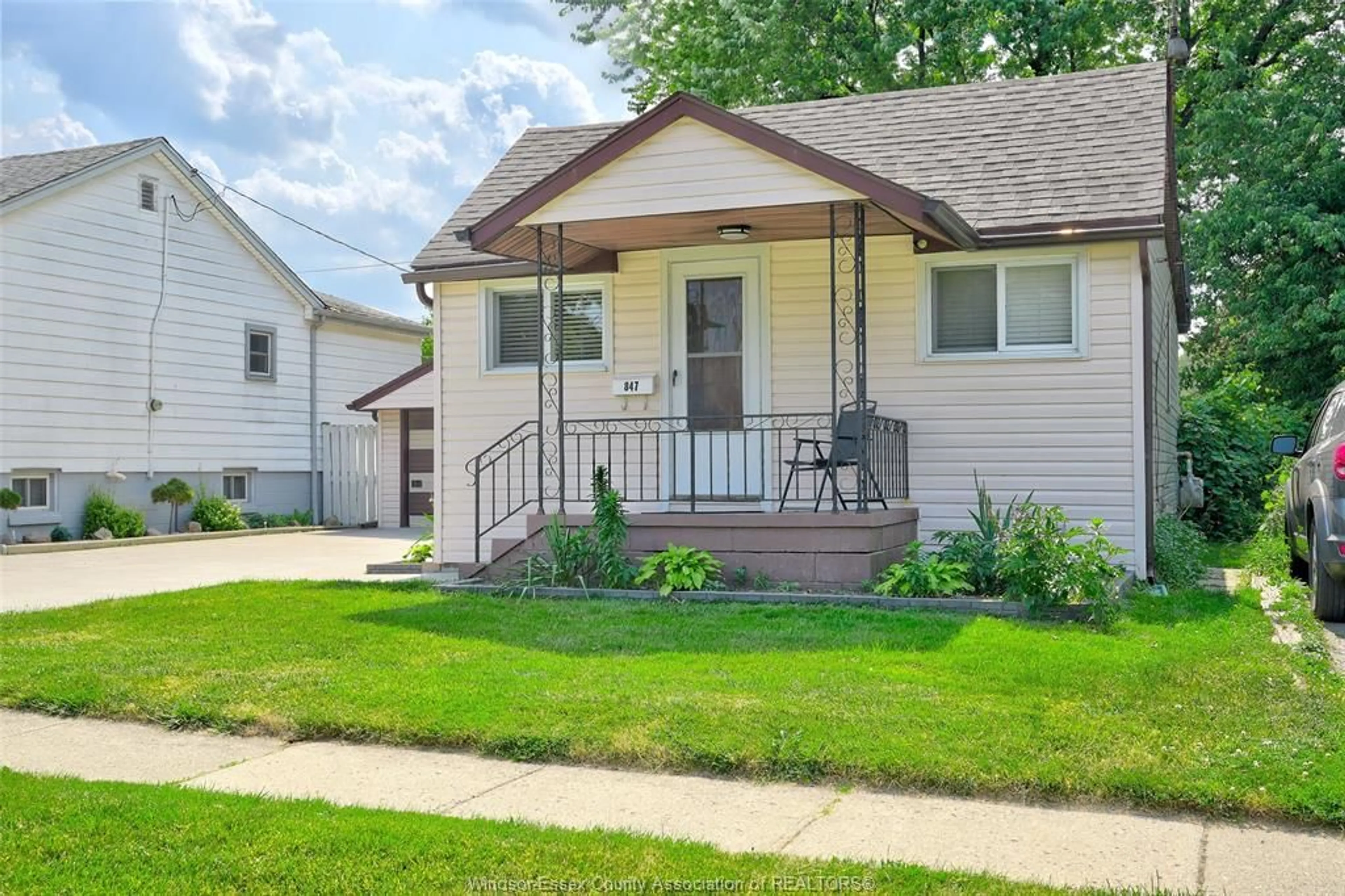 Home with vinyl exterior material, street for 847 ST. PIERRE St, Tecumseh Ontario N8N 1Z5