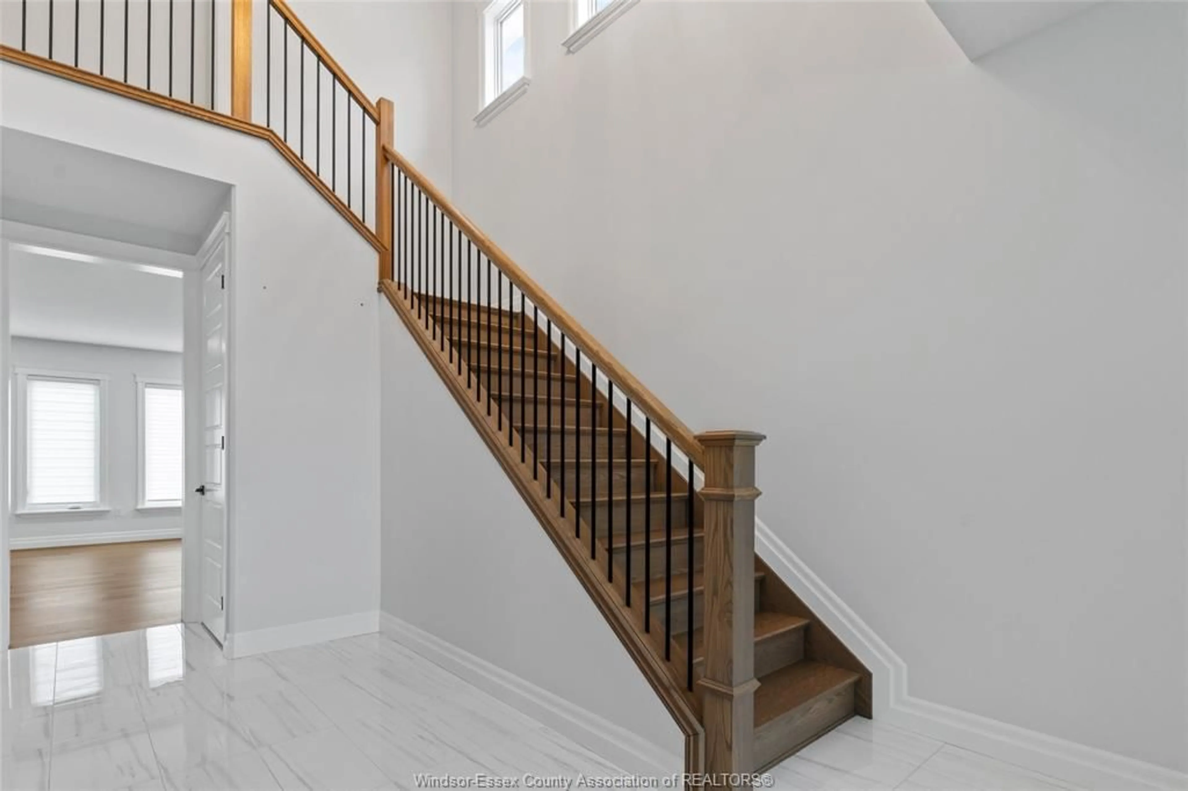 Stairs for 300 CHRISTINE Ave, Lakeshore Ontario N9L 0P7