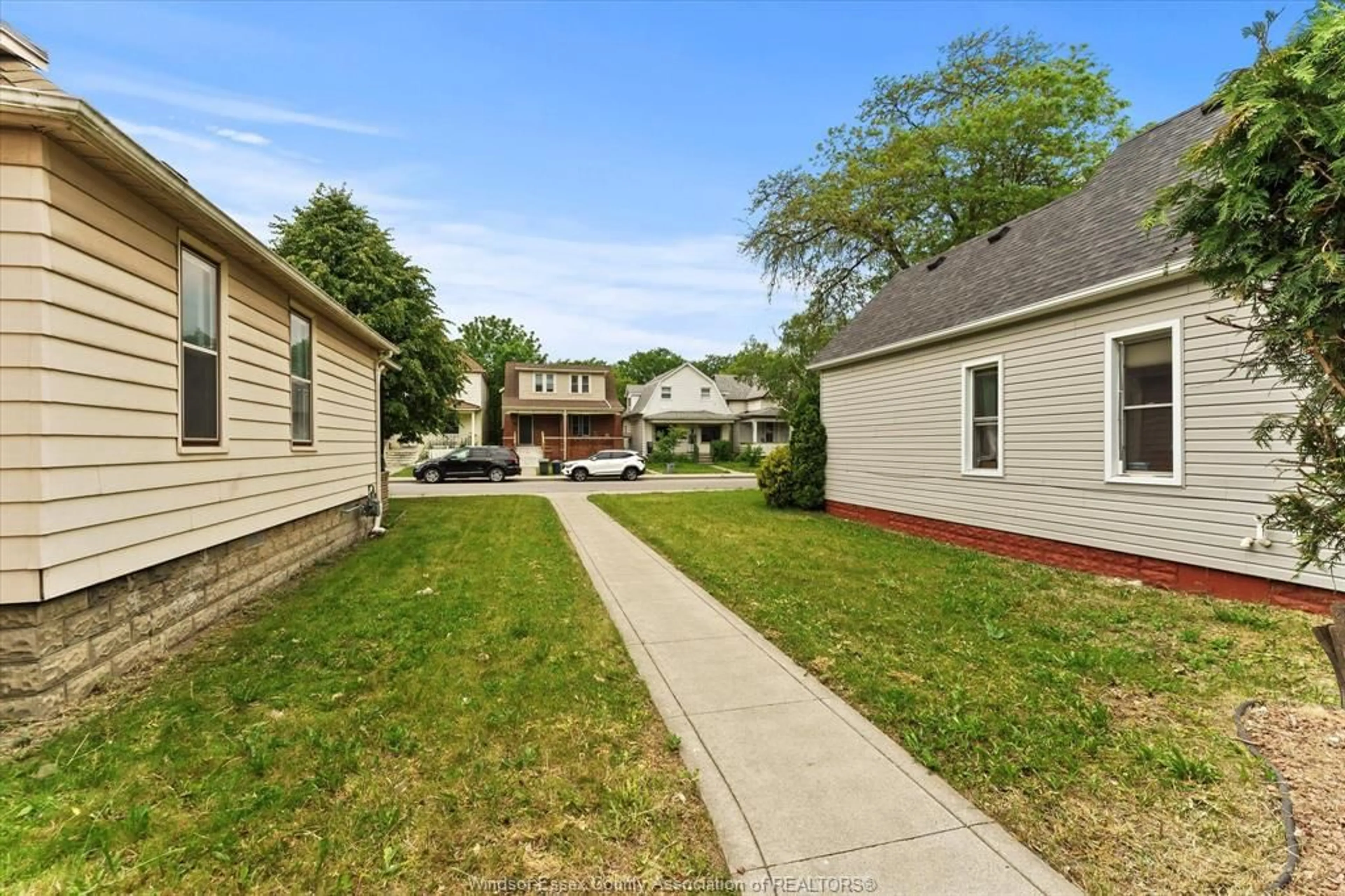 A pic from outside/outdoor area/front of a property/back of a property/a pic from drone, street for 434 Pierre, Windsor Ontario N9A 2K2