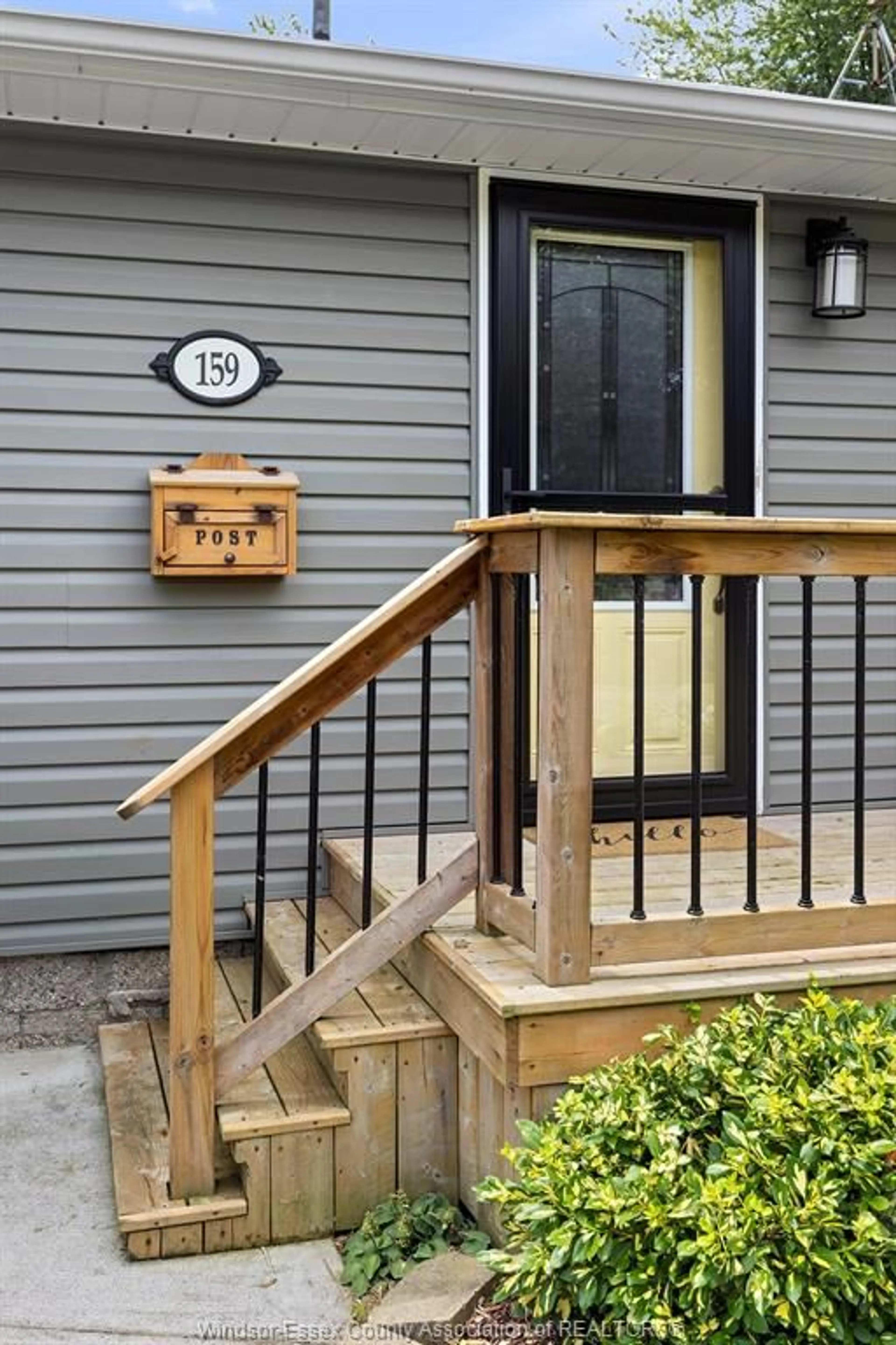 Indoor entryway for 159 GRANT, Amherstburg Ontario N9V 2R3