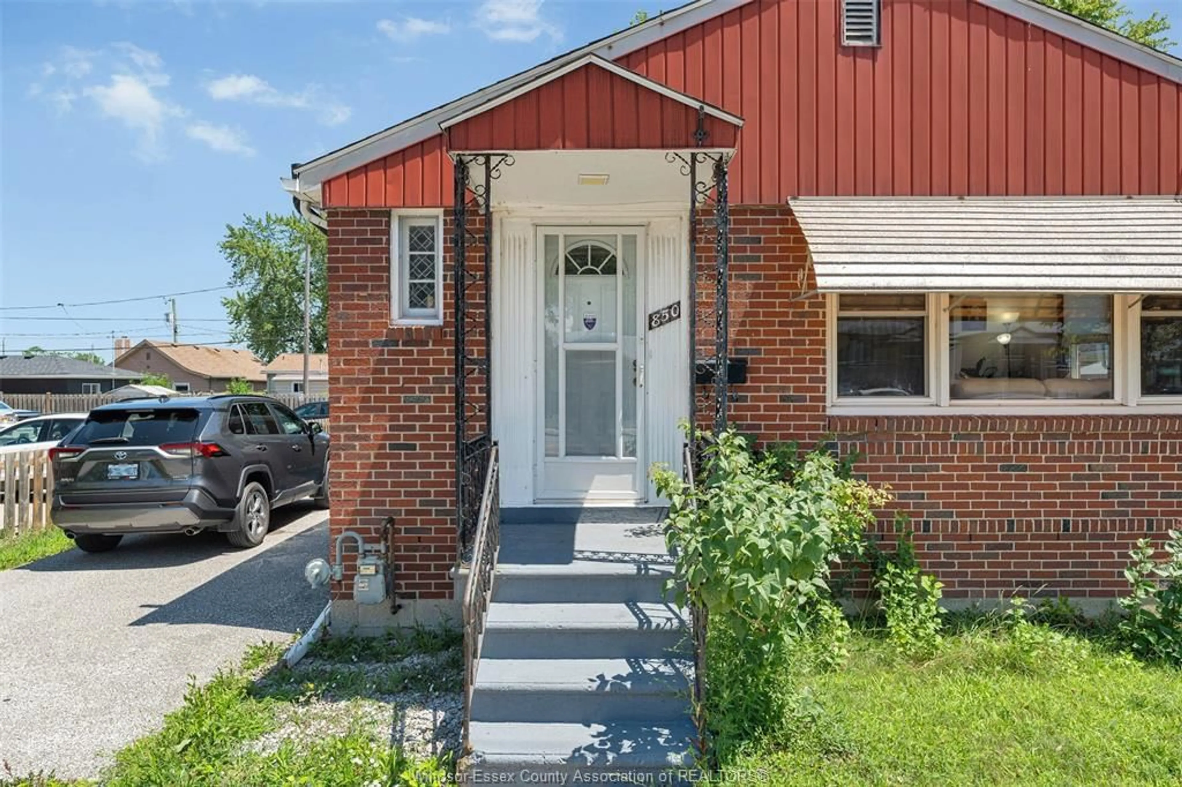 Home with brick exterior material, street for 850 LAUZON, Windsor Ontario N8S 3M5
