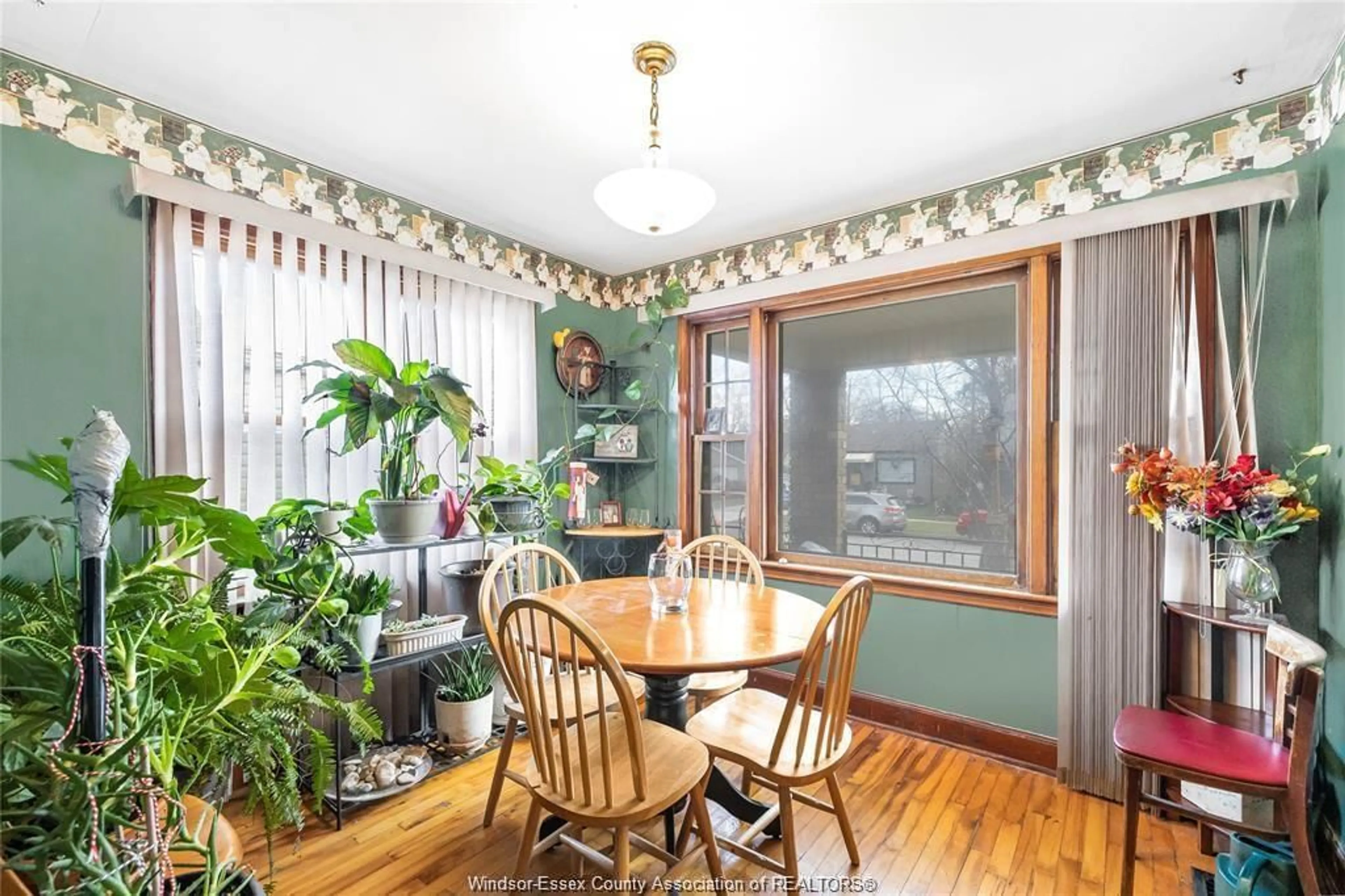 Dining room, wood/laminate floor for 3728 VAUGHAN, Windsor Ontario N9C 1Z5
