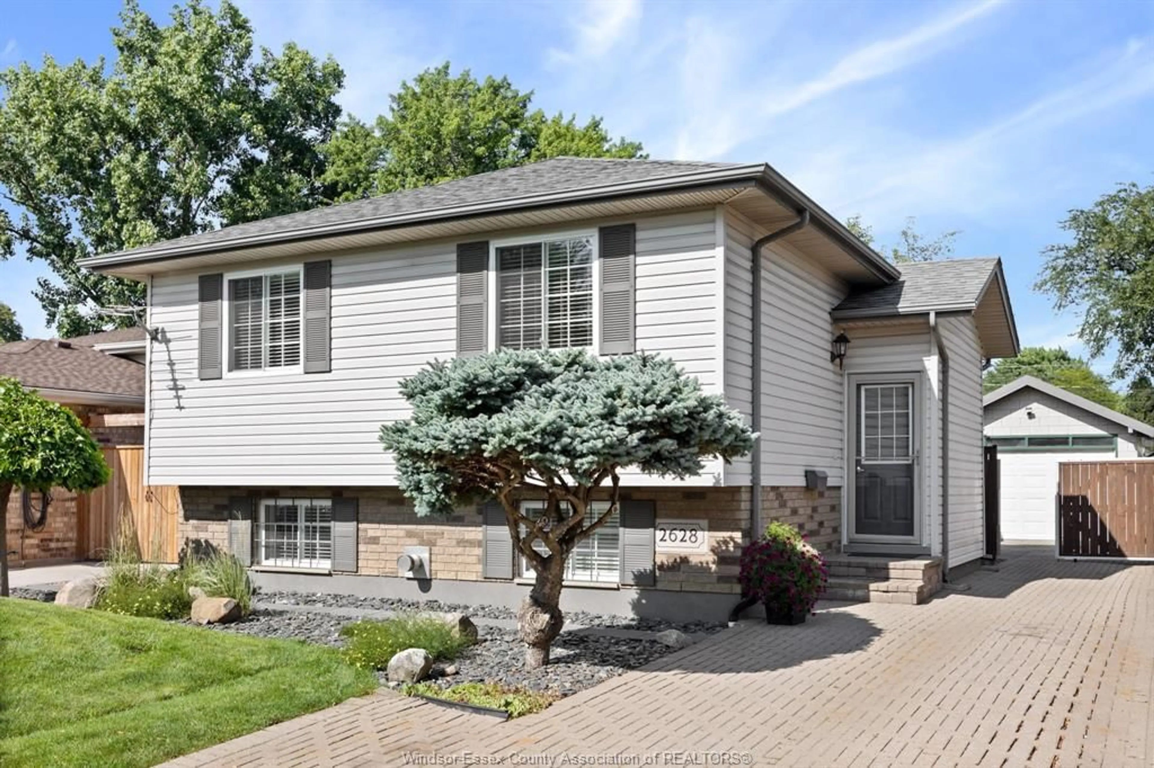 Home with vinyl exterior material, street for 2628 Allyson Ave, Windsor Ontario N8W 5N7