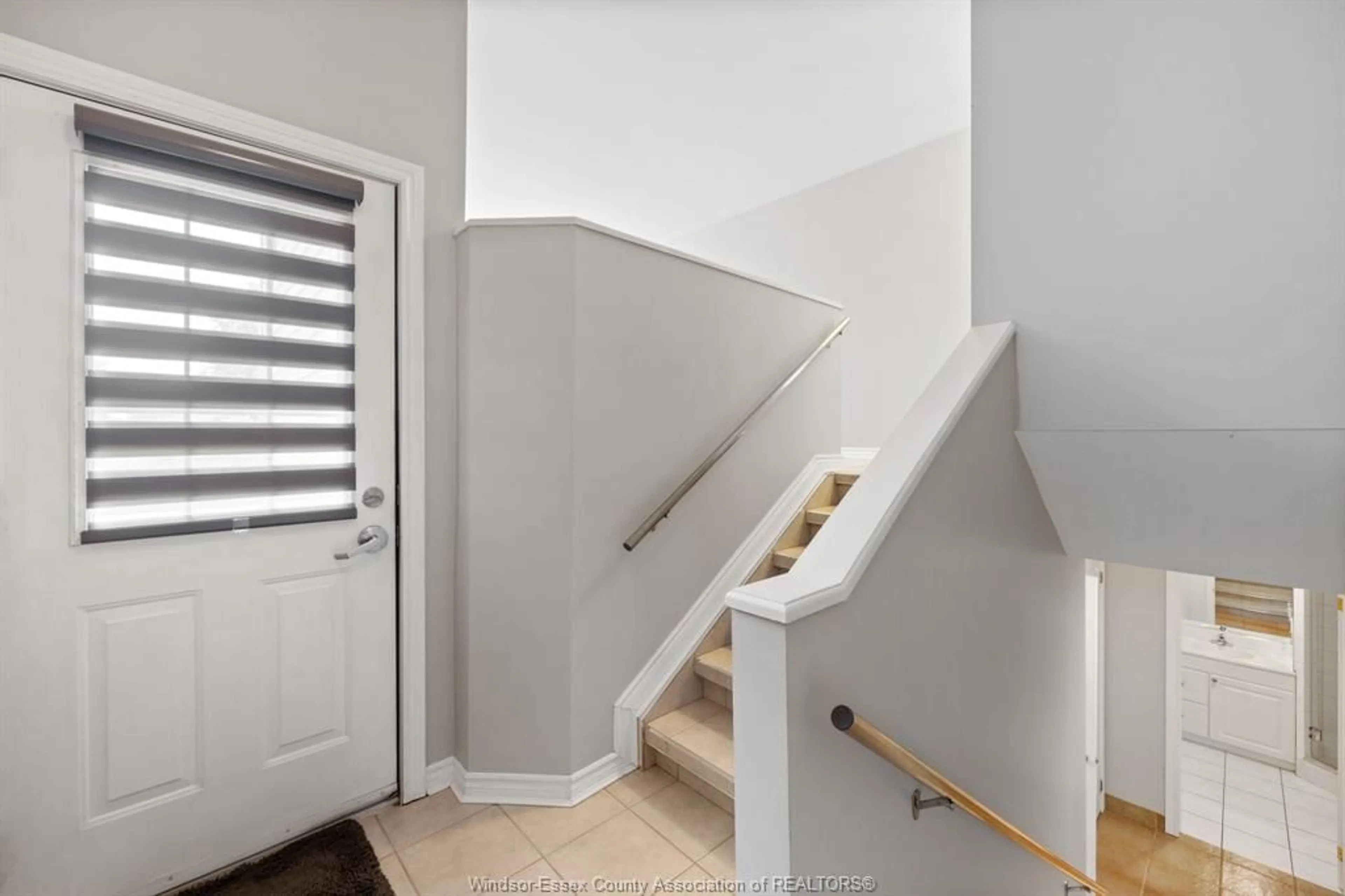 Stairs for 2628 Allyson Ave, Windsor Ontario N8W 5N7
