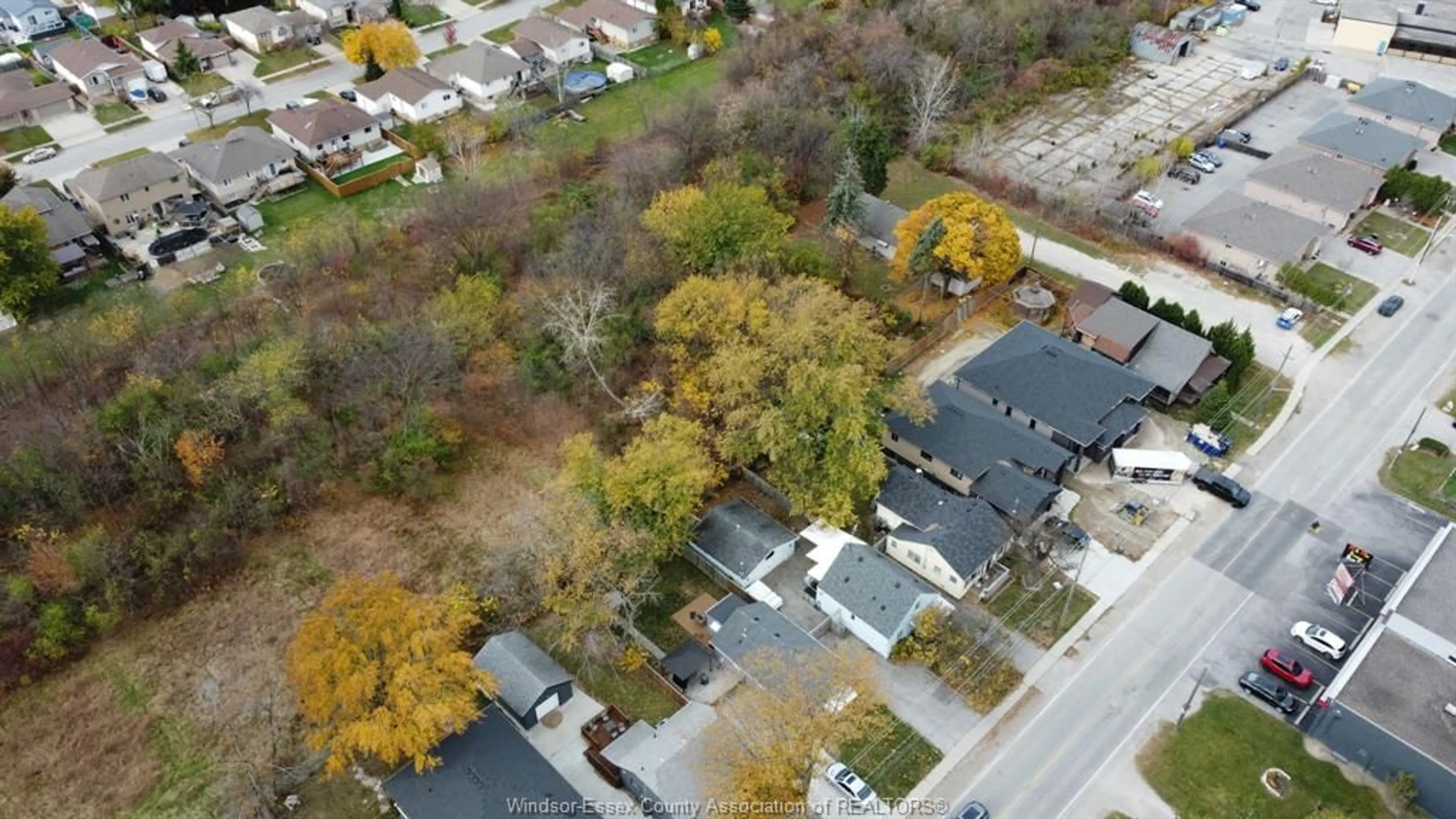 A pic from outside/outdoor area/front of a property/back of a property/a pic from drone, street for V/L ARTHUR, Windsor Ontario N8W 4W2