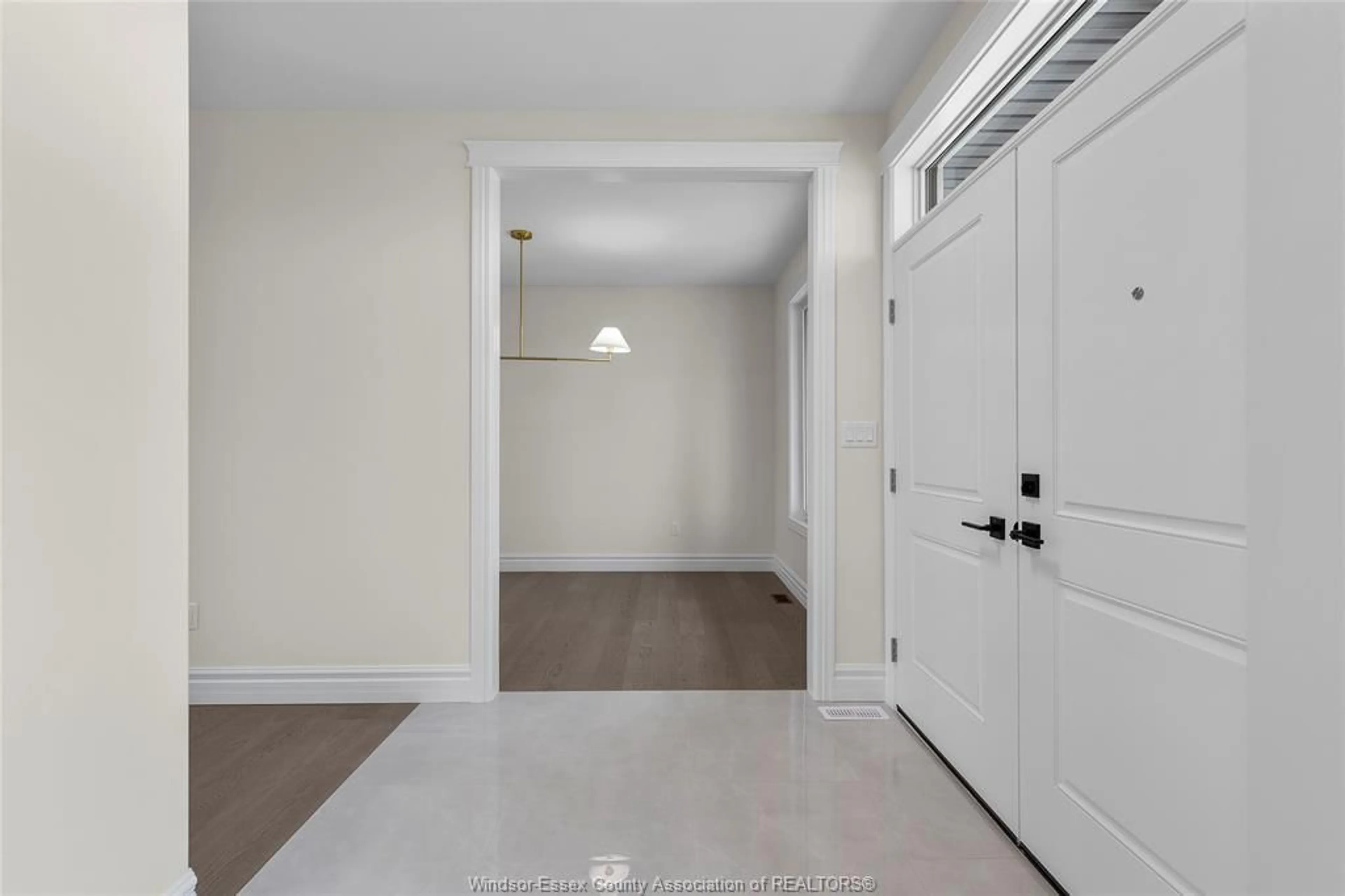 Indoor entryway for 631 SUMMIT St, Lakeshore Ontario N0R 1A7