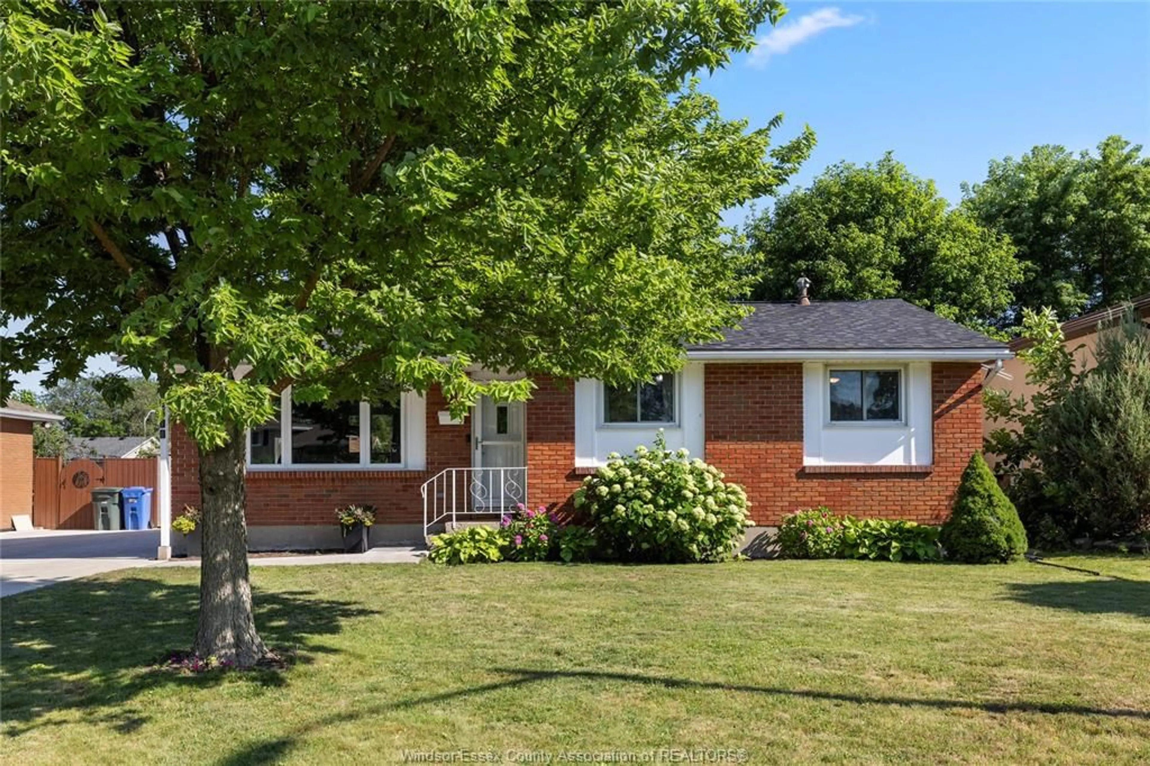 Home with brick exterior material, street for 3090 DOWNING St, Windsor Ontario N8T 2P3