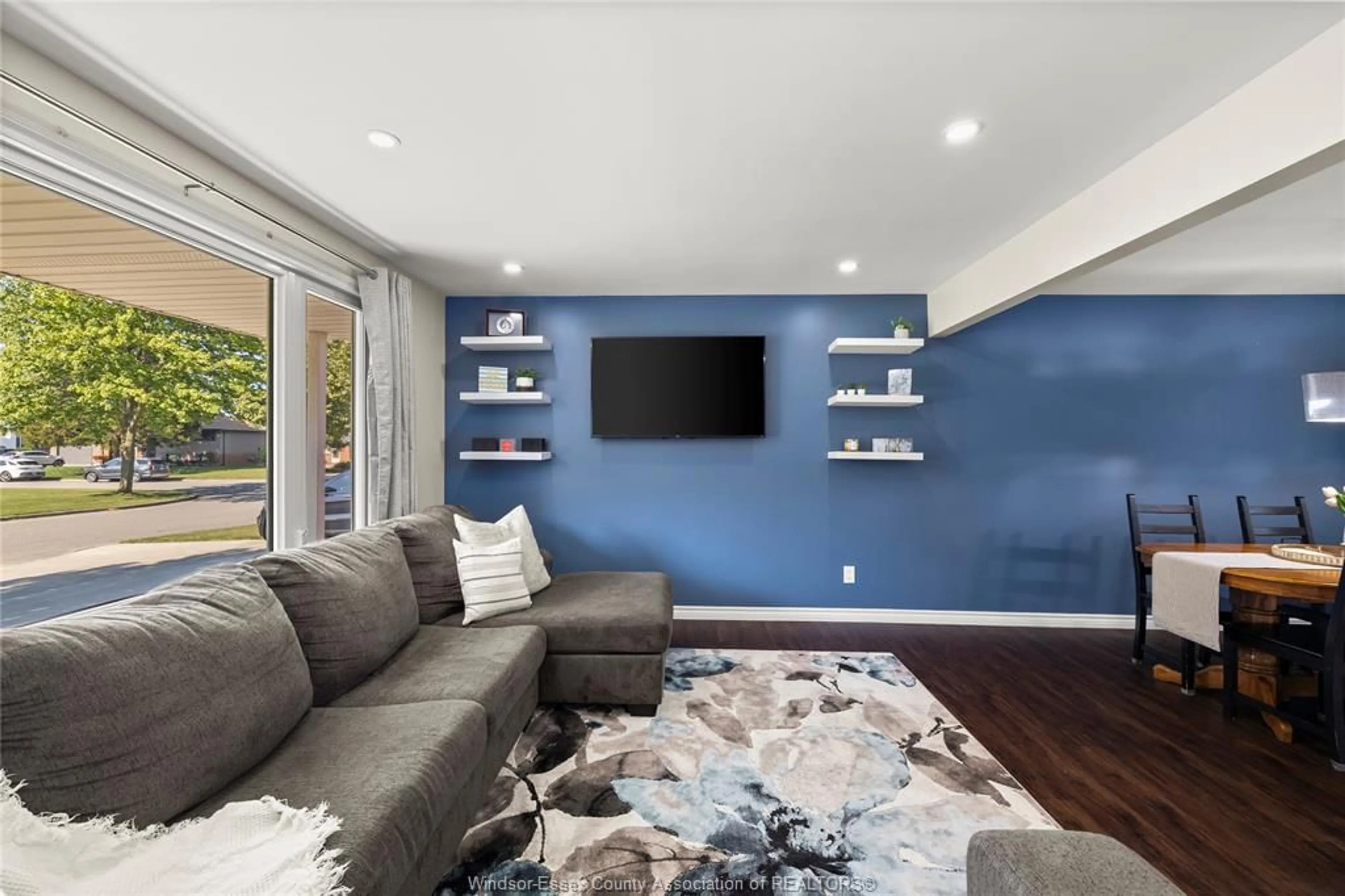 Living room with furniture, unknown for 3090 DOWNING St, Windsor Ontario N8T 2P3
