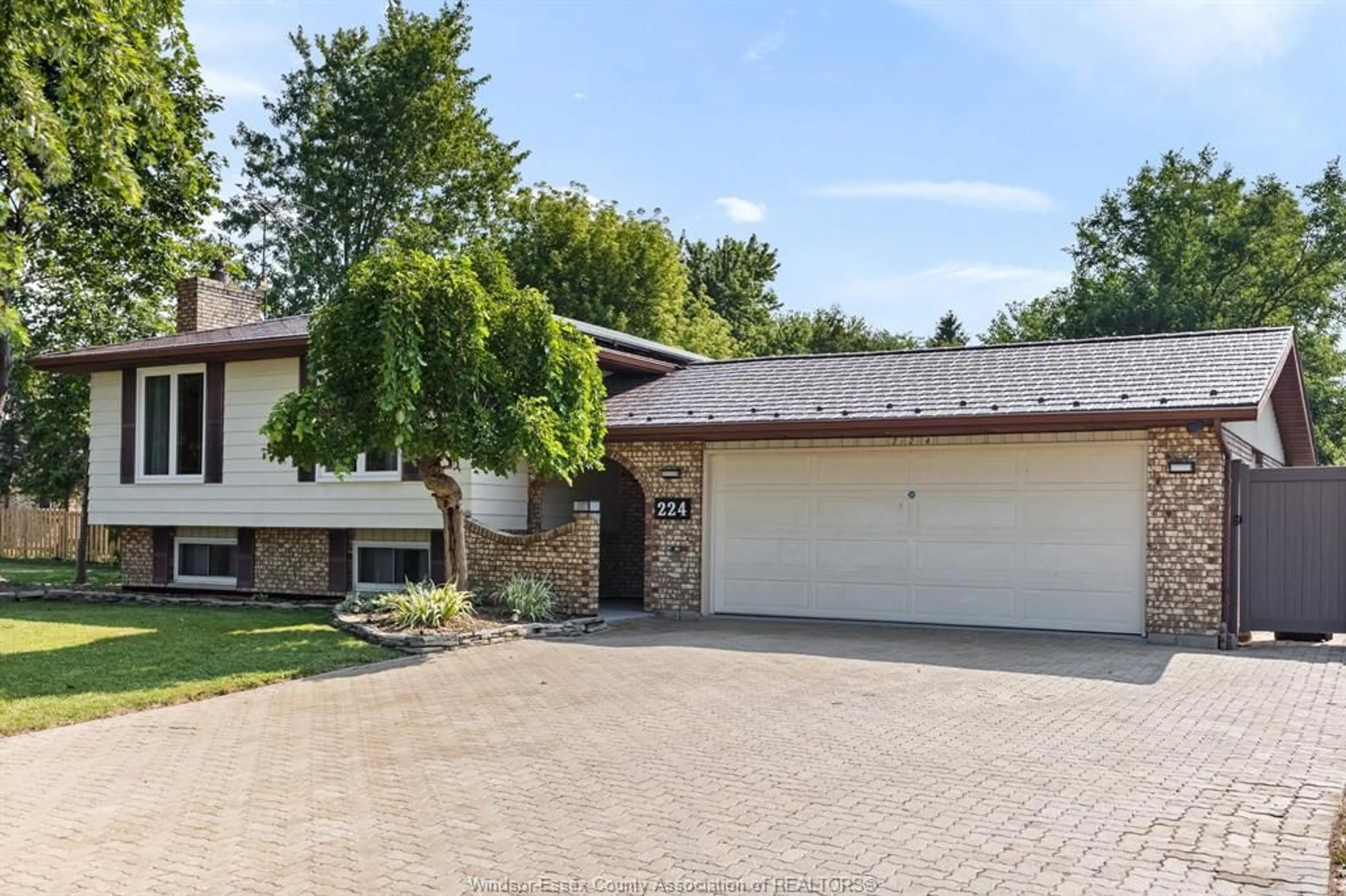 Unknown for 224 WILLOWWOOD Dr, Lakeshore Ontario N8L 1C4