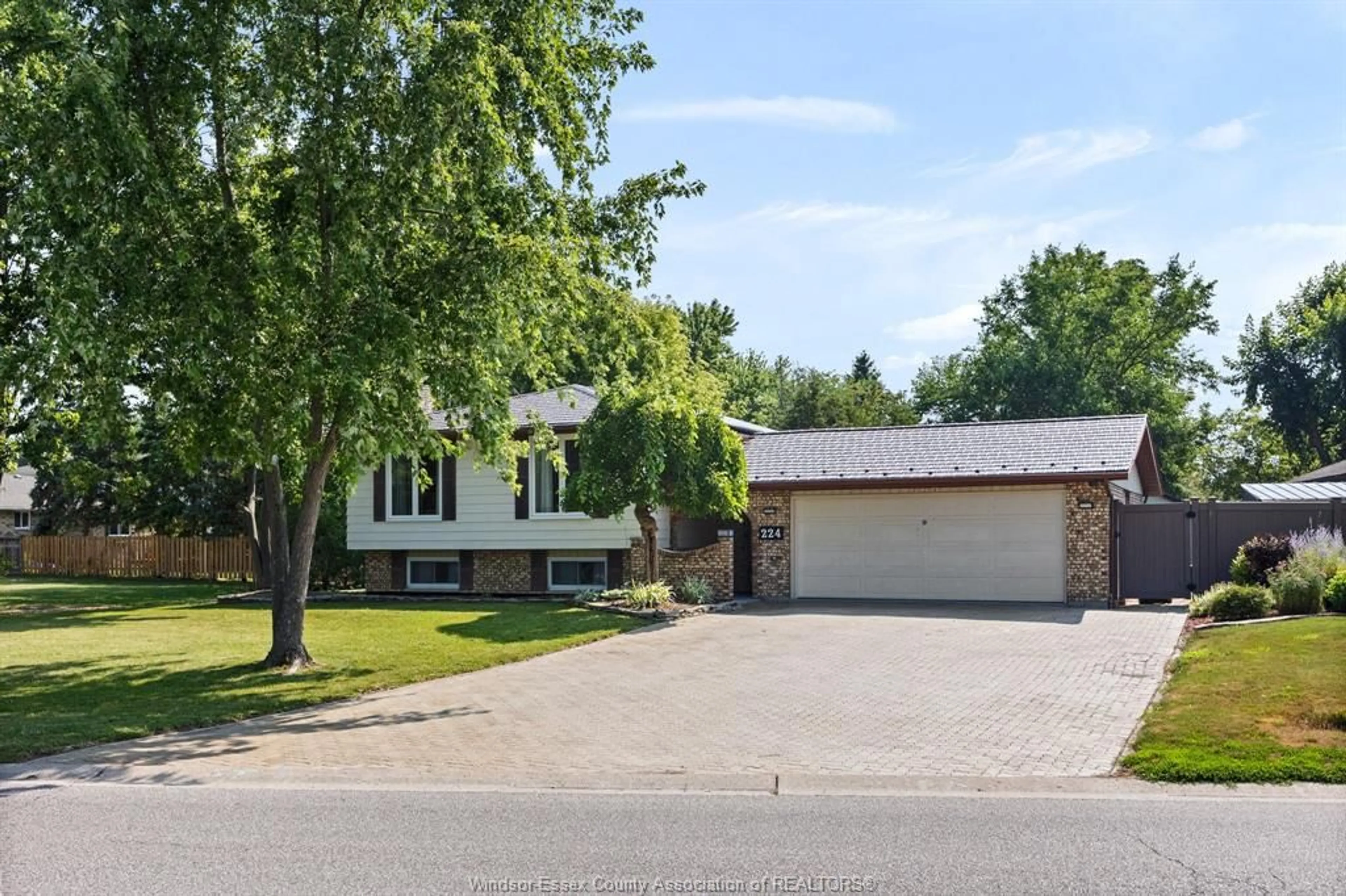 Unknown for 224 WILLOWWOOD Dr, Lakeshore Ontario N8L 1C4