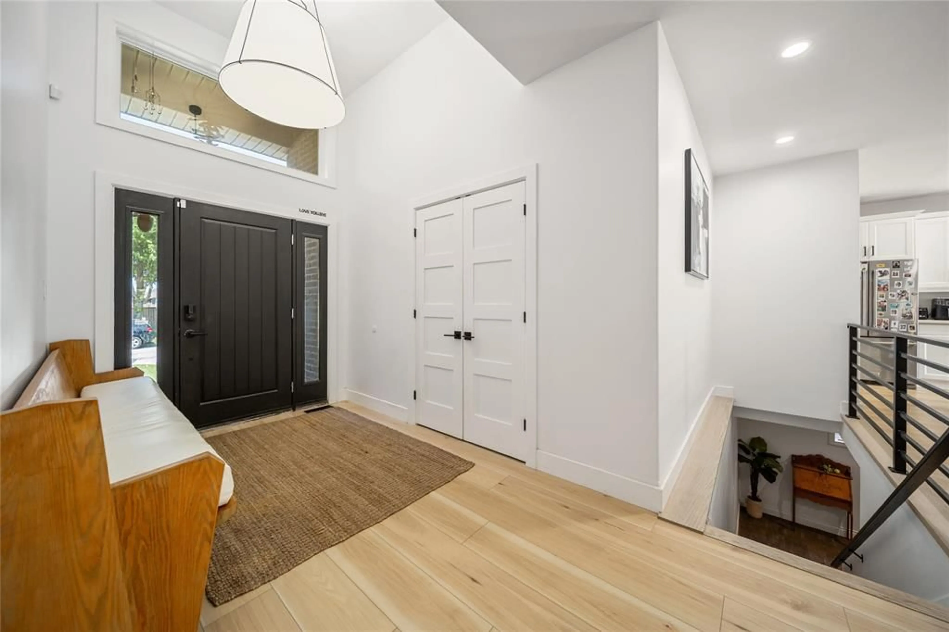 Indoor entryway for 444 HADFIELD Cres, Sarnia Ontario N7S 6M2