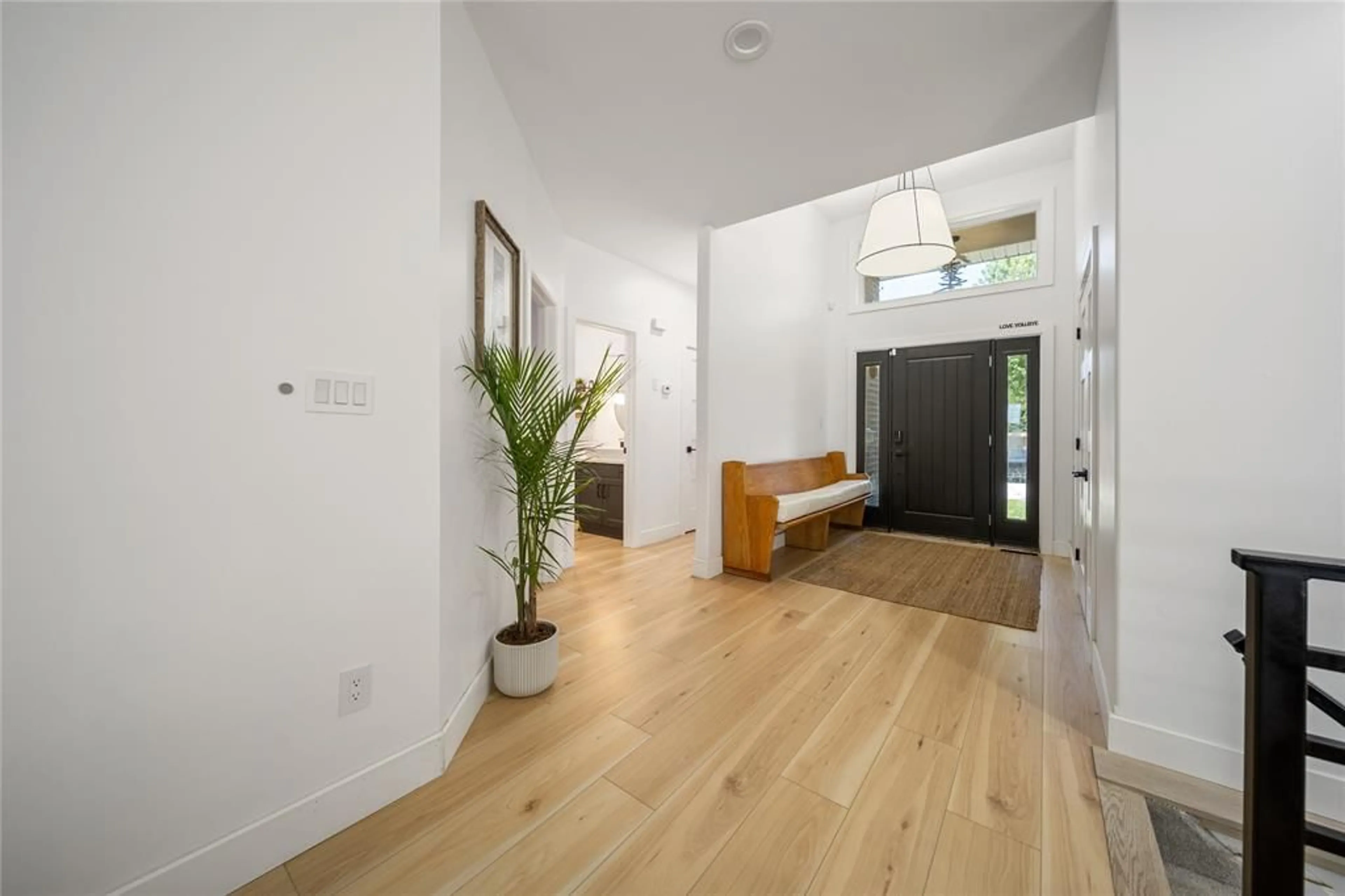 Indoor foyer for 444 HADFIELD Cres, Sarnia Ontario N7S 6M2