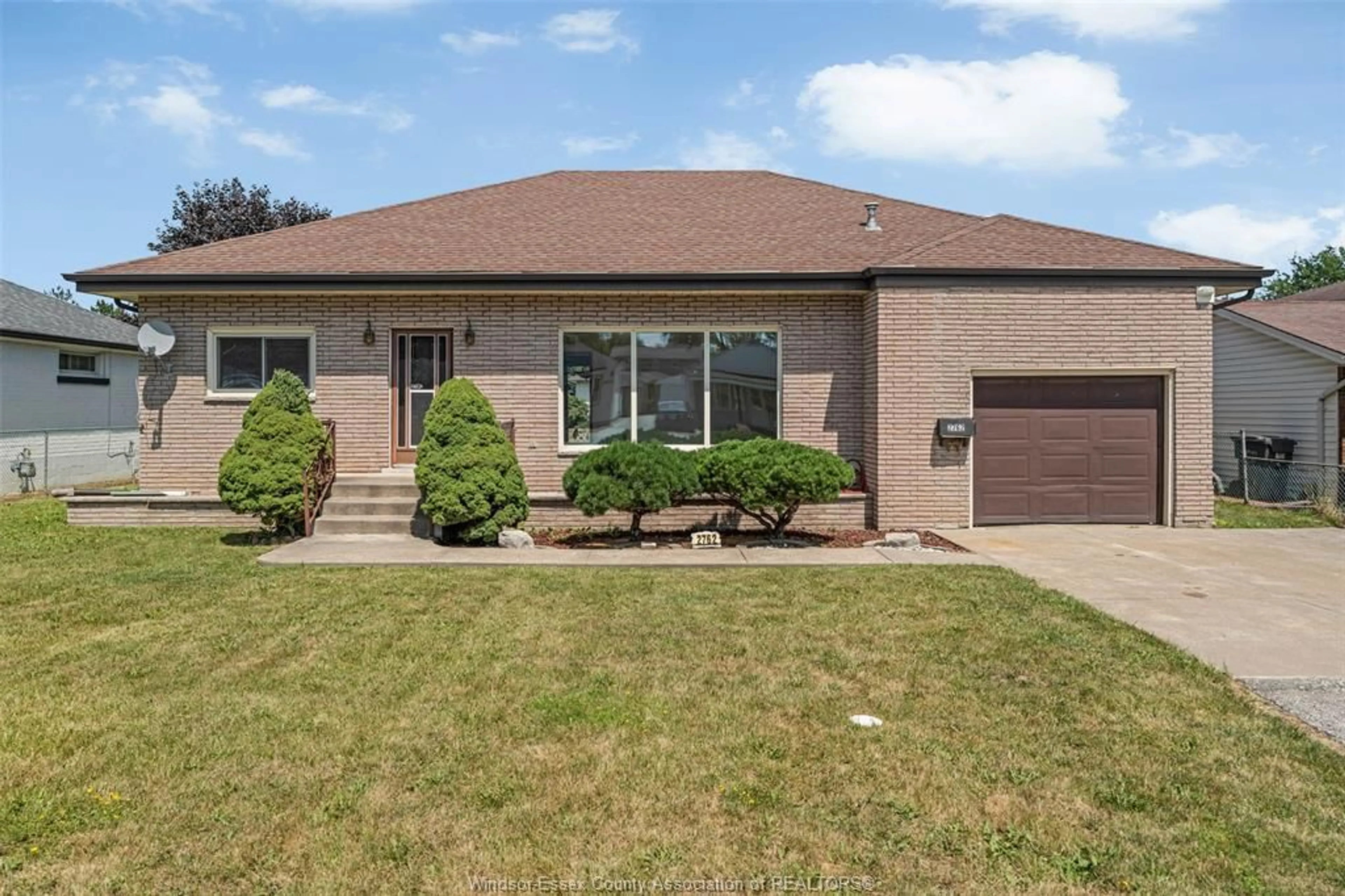 Home with brick exterior material, street for 2762 LLOYD GEORGE, Windsor Ontario N8T 2T7