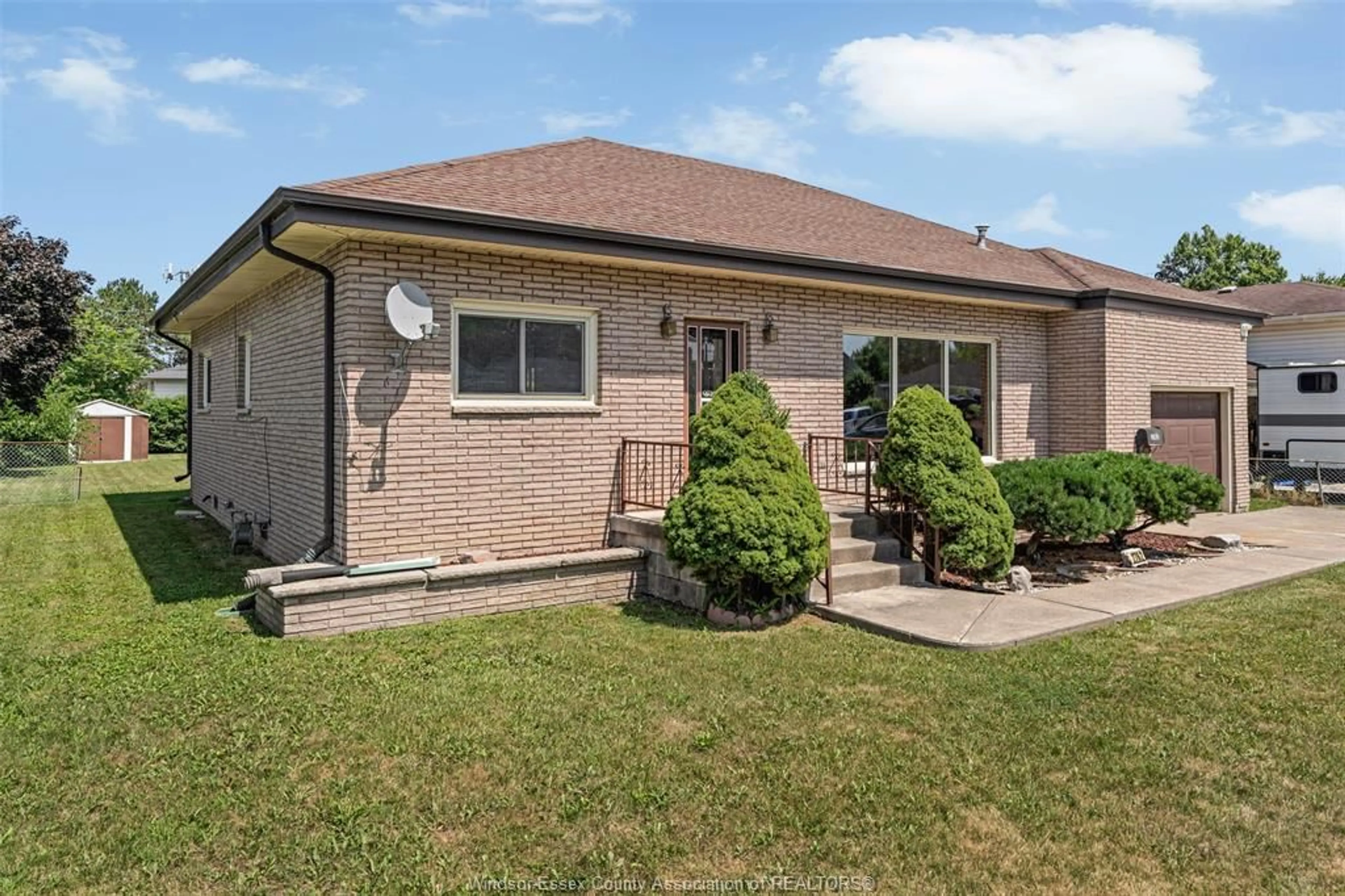 Home with brick exterior material, street for 2762 LLOYD GEORGE, Windsor Ontario N8T 2T7