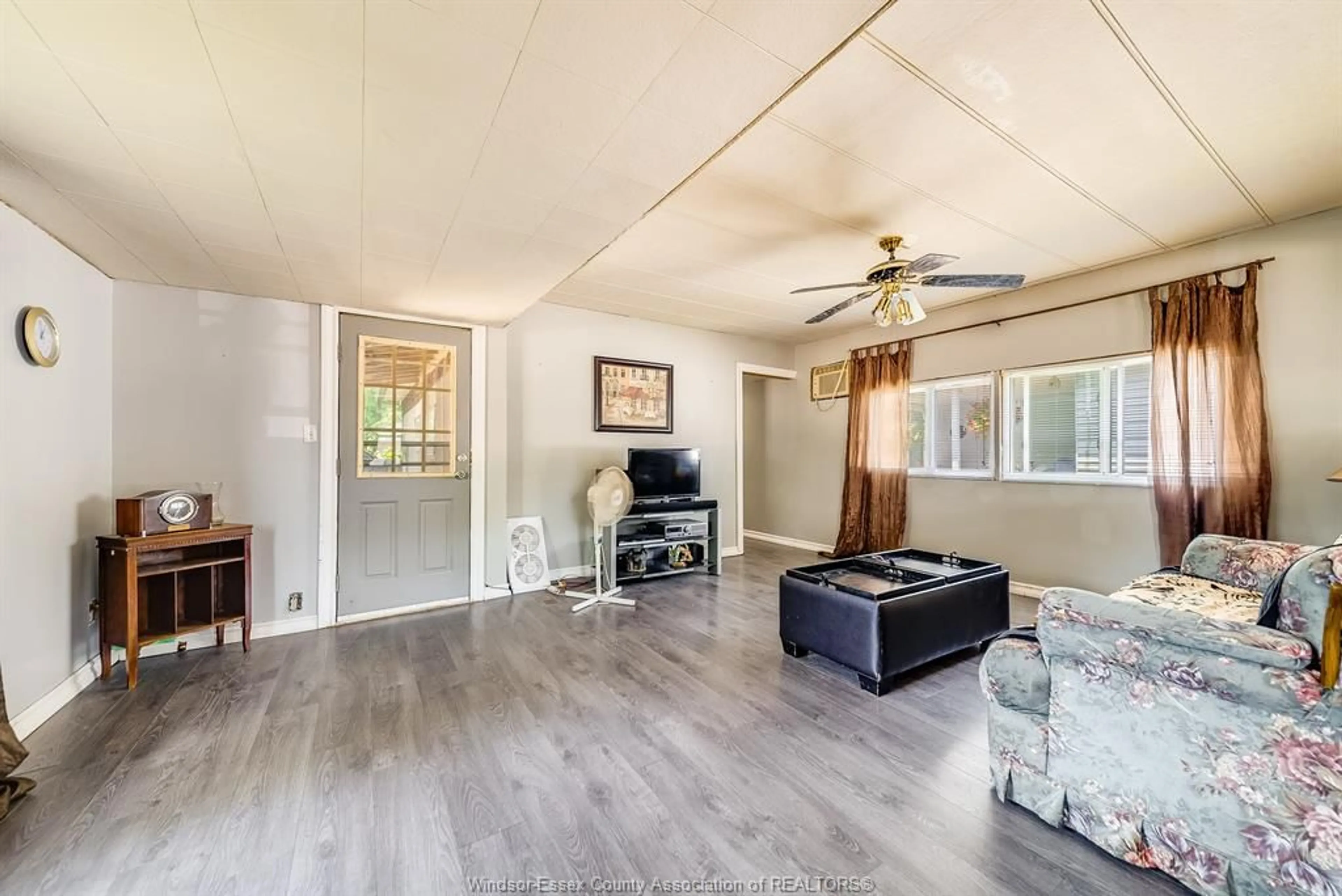 Living room with furniture, unknown for 6 MAPLE Dr, McGregor Ontario N0R 1J0