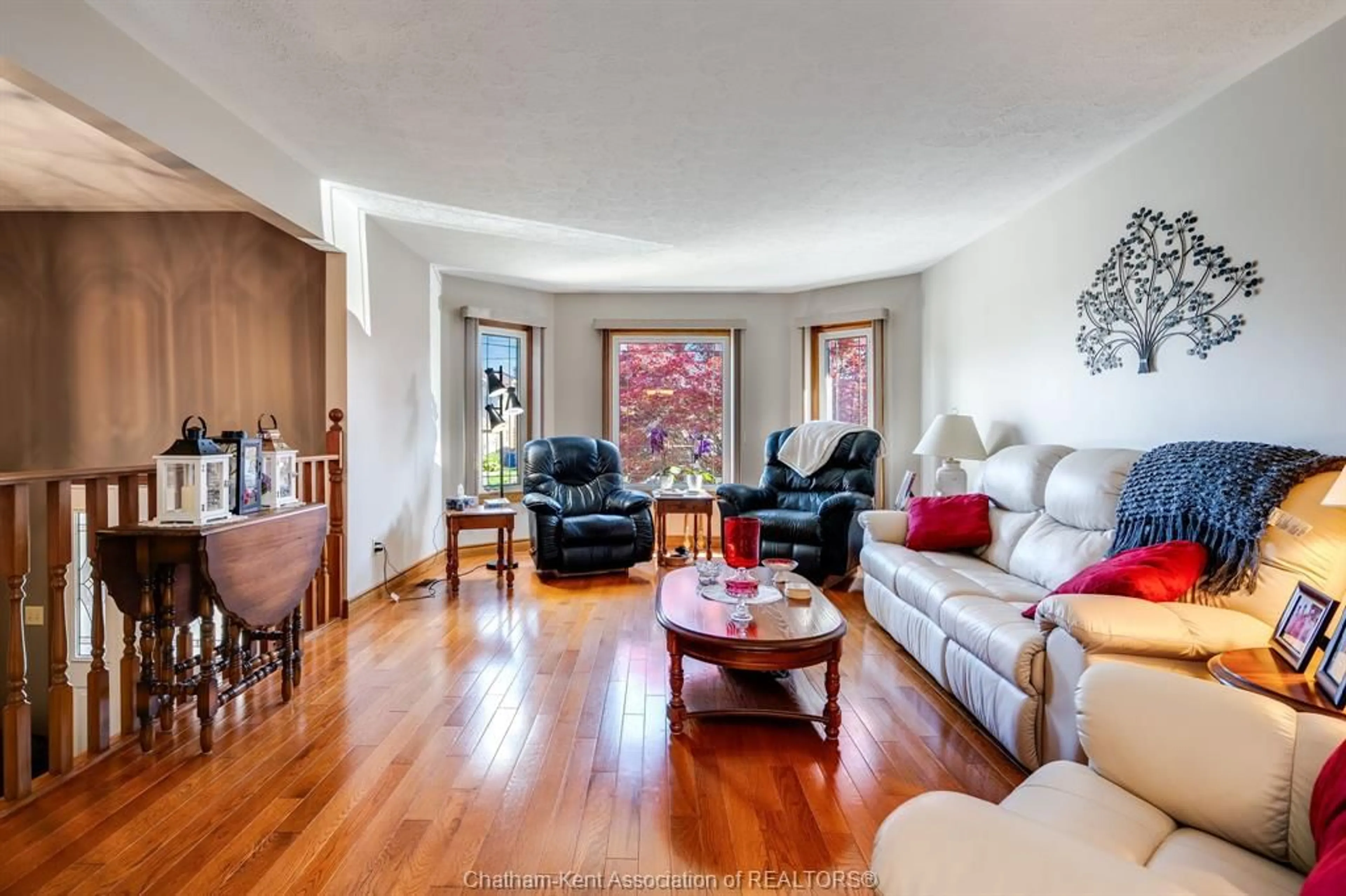 Living room with furniture, unknown for 47 McKee Rd, Wallaceburg Ontario N8A 4P9