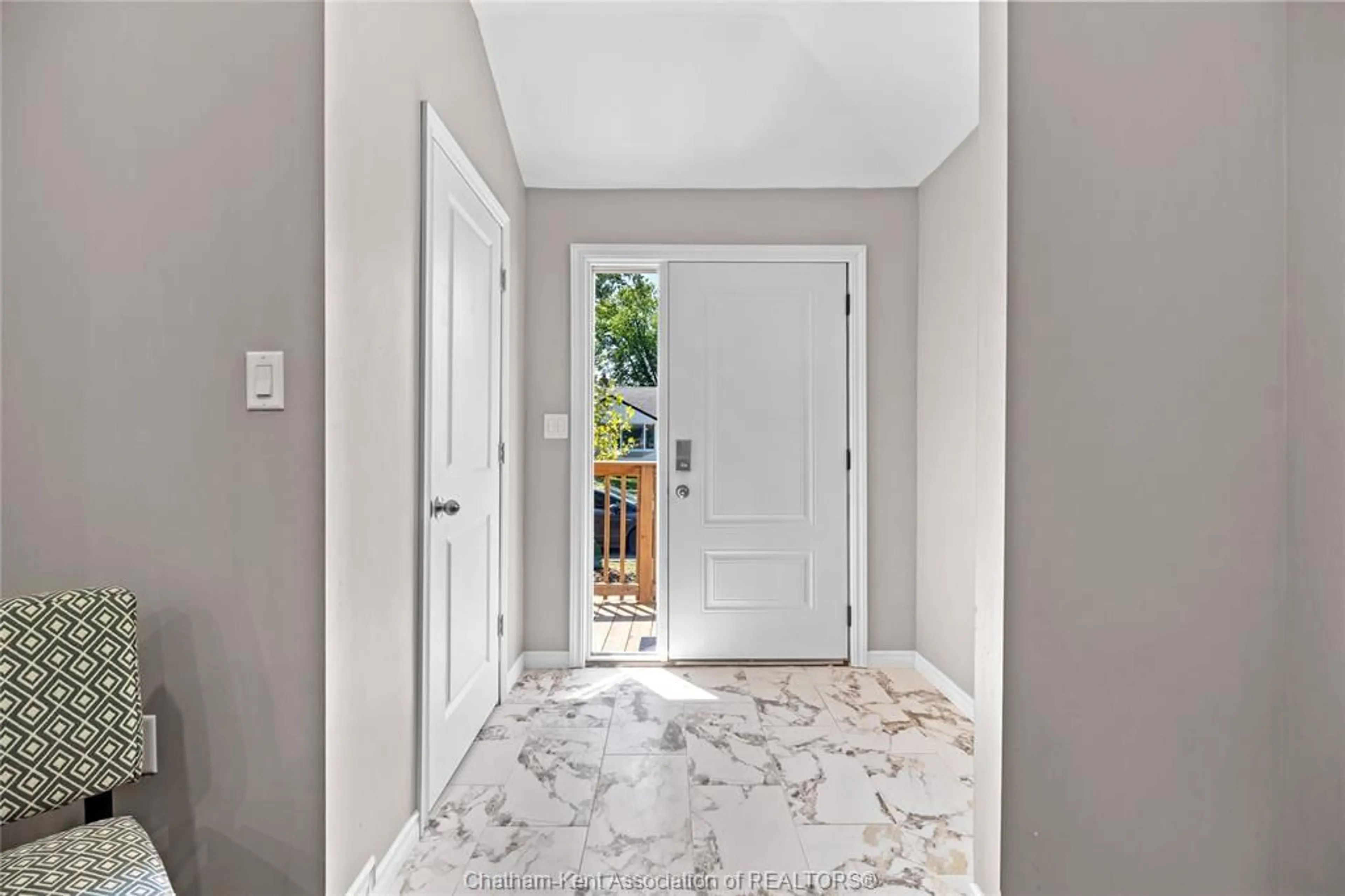 Indoor entryway for 1484 Tourangeau Rd, Windsor Ontario N8Y 4J2