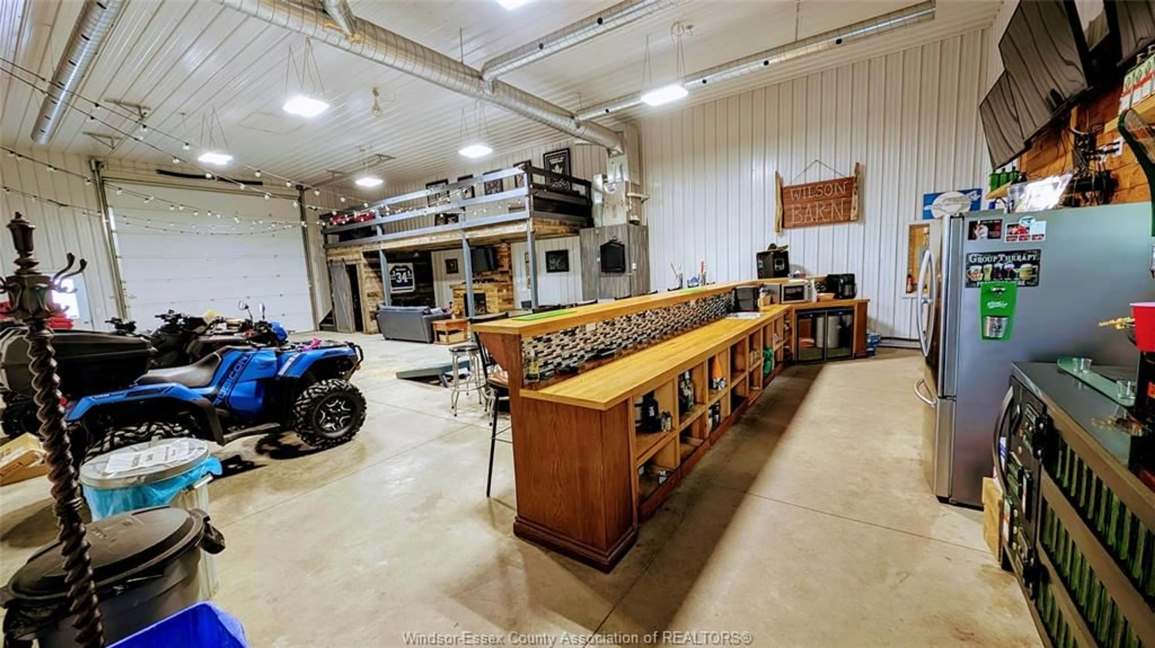 Indoor garage for 1418 COUNTY RD 31, Lakeshore Ontario N0R 1S0