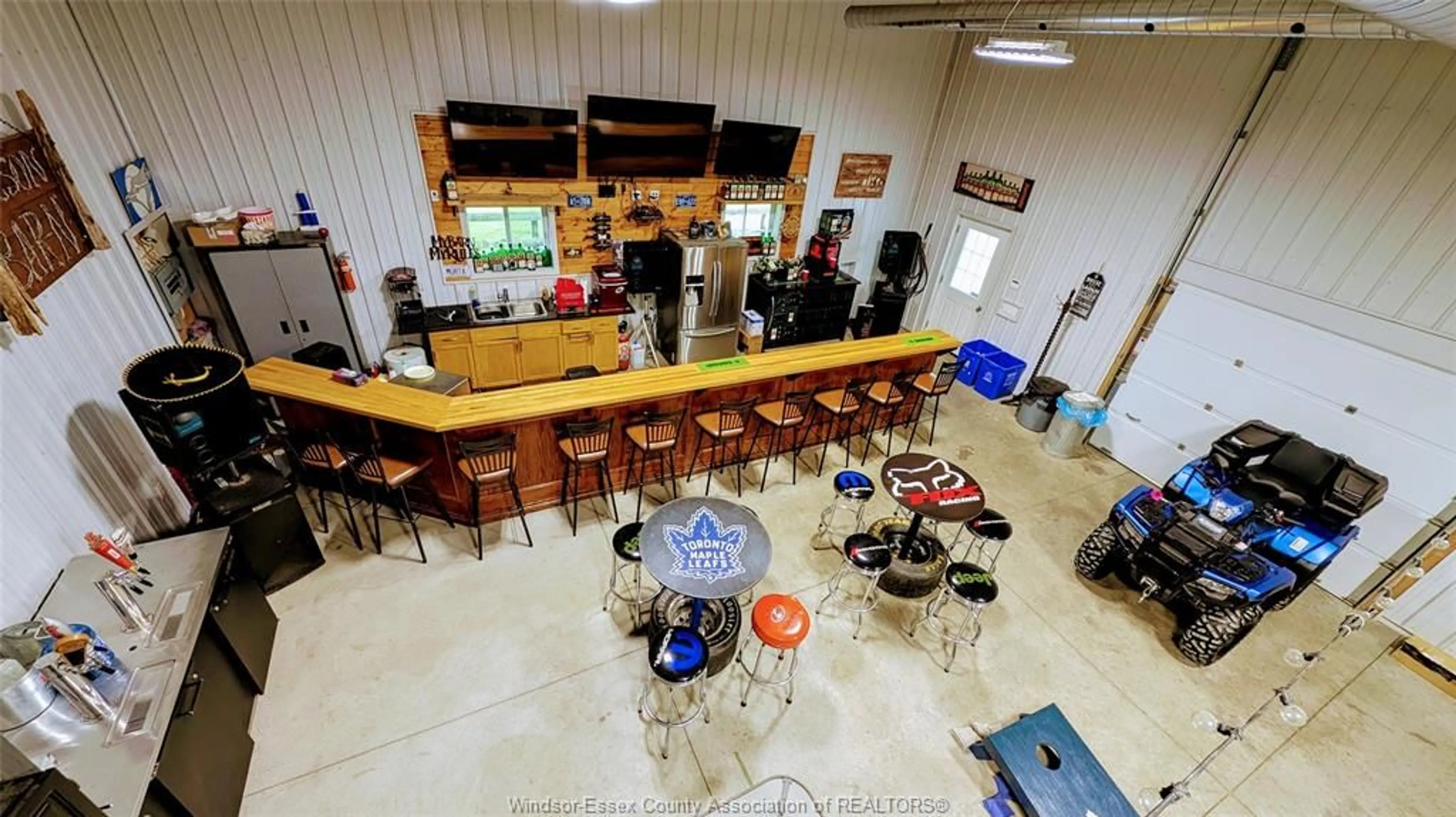 Lobby for 1418 COUNTY RD 31, Lakeshore Ontario N0R 1S0