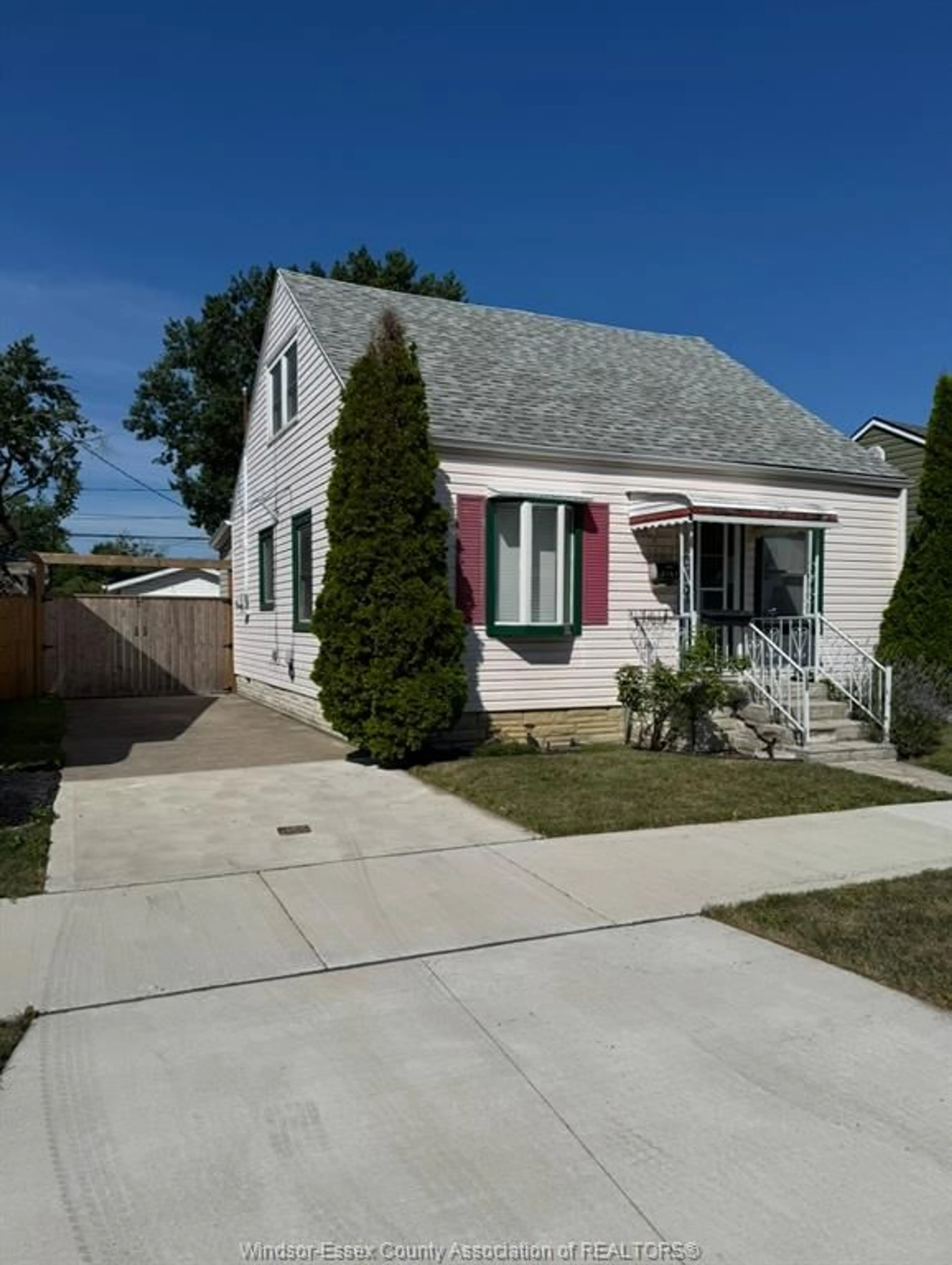 Home with vinyl exterior material, street for 2157 WELLESLEY Ave, Windsor Ontario N8W 2E8