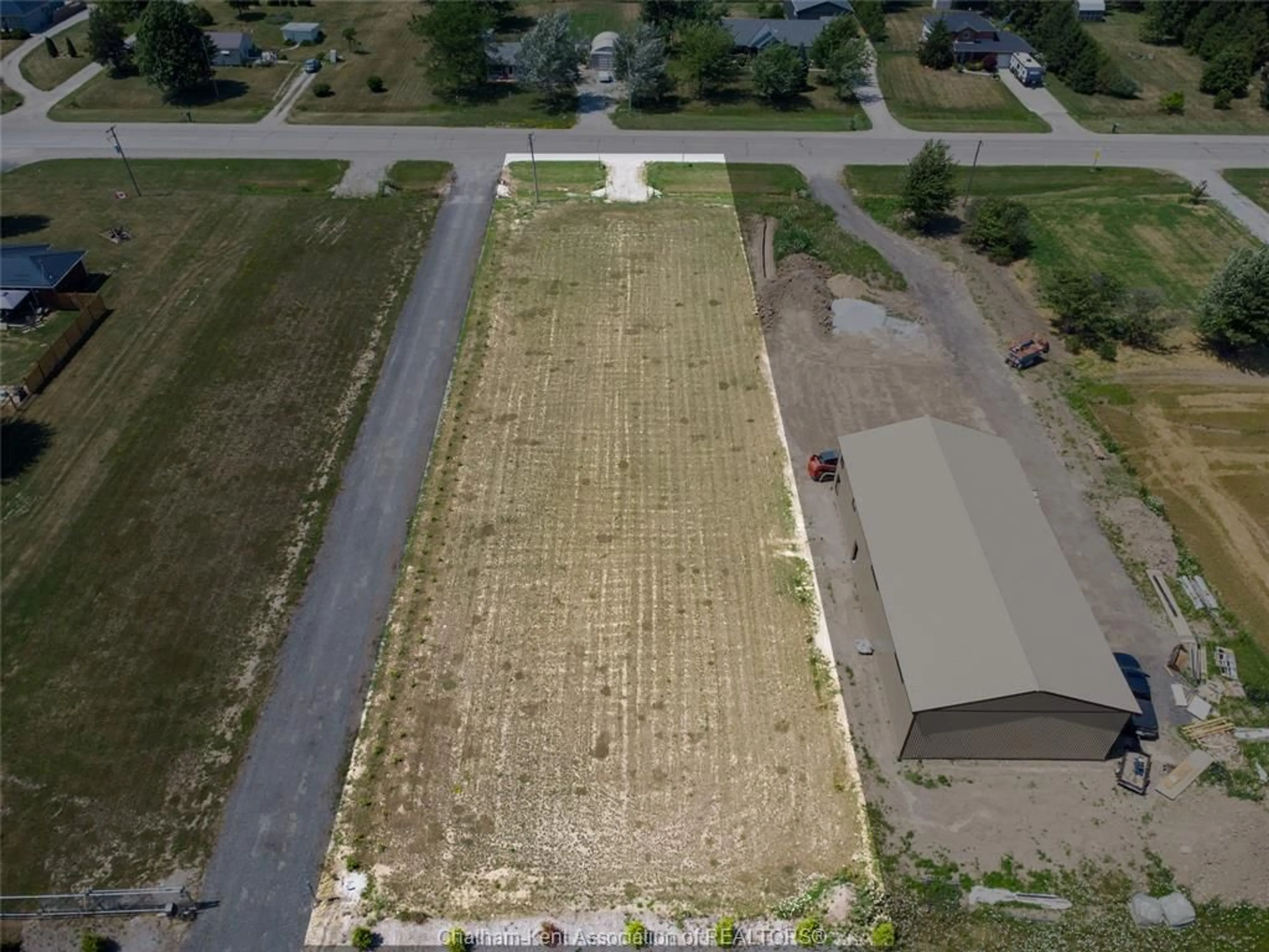 A pic from outside/outdoor area/front of a property/back of a property/a pic from drone, street for 6604 Middle Line, Merlin Ontario N0P 1W0