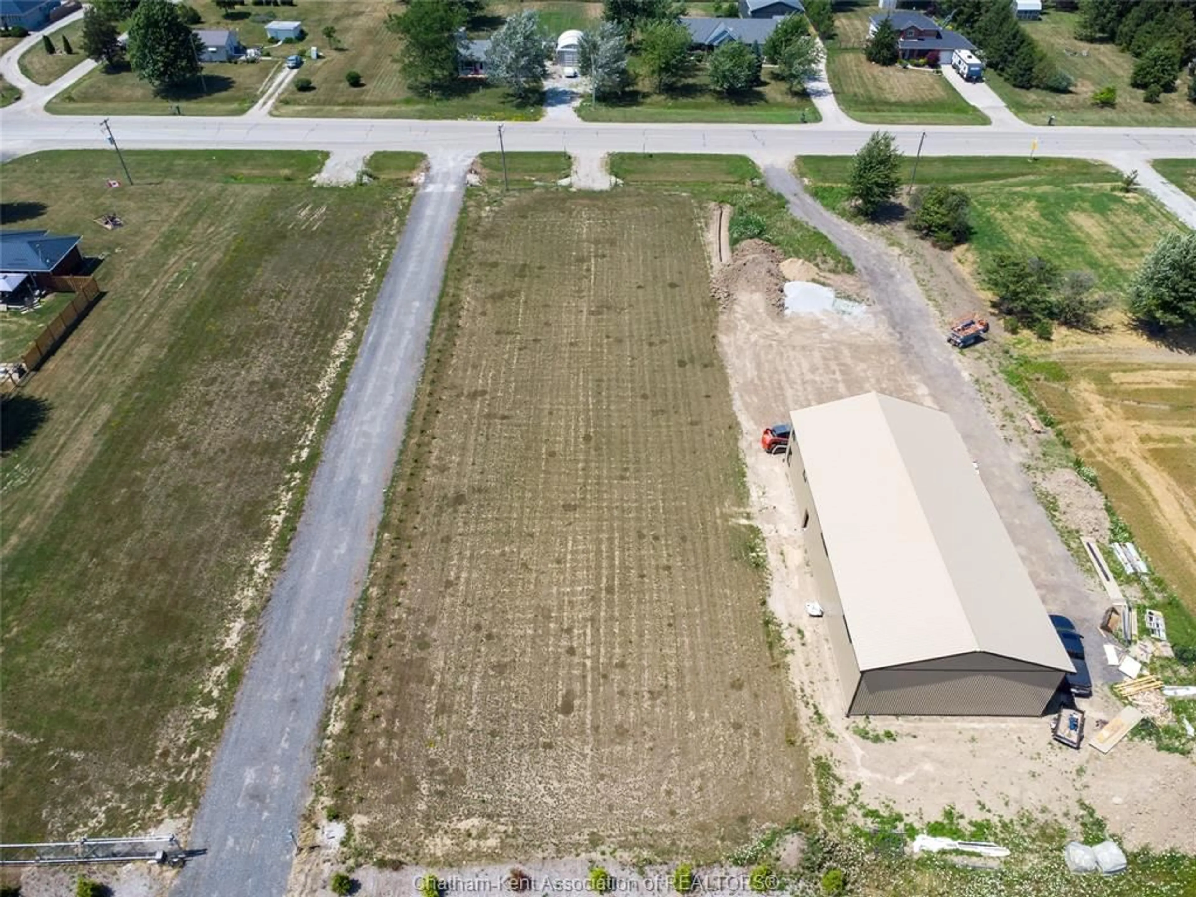 A pic from outside/outdoor area/front of a property/back of a property/a pic from drone, unknown for 6604 Middle Line, Merlin Ontario N0P 1W0