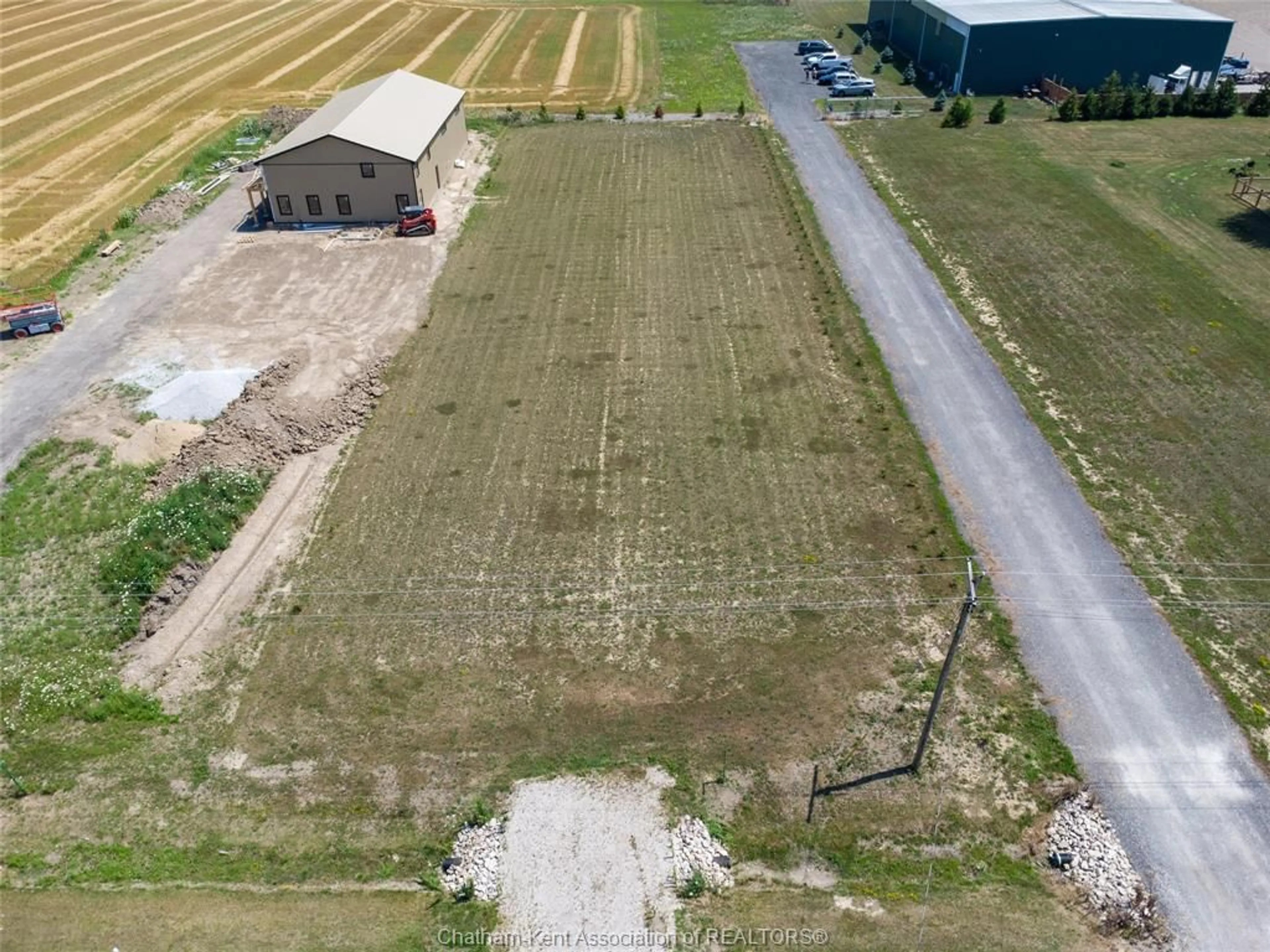 A pic from outside/outdoor area/front of a property/back of a property/a pic from drone, unknown for 6604 Middle Line, Merlin Ontario N0P 1W0
