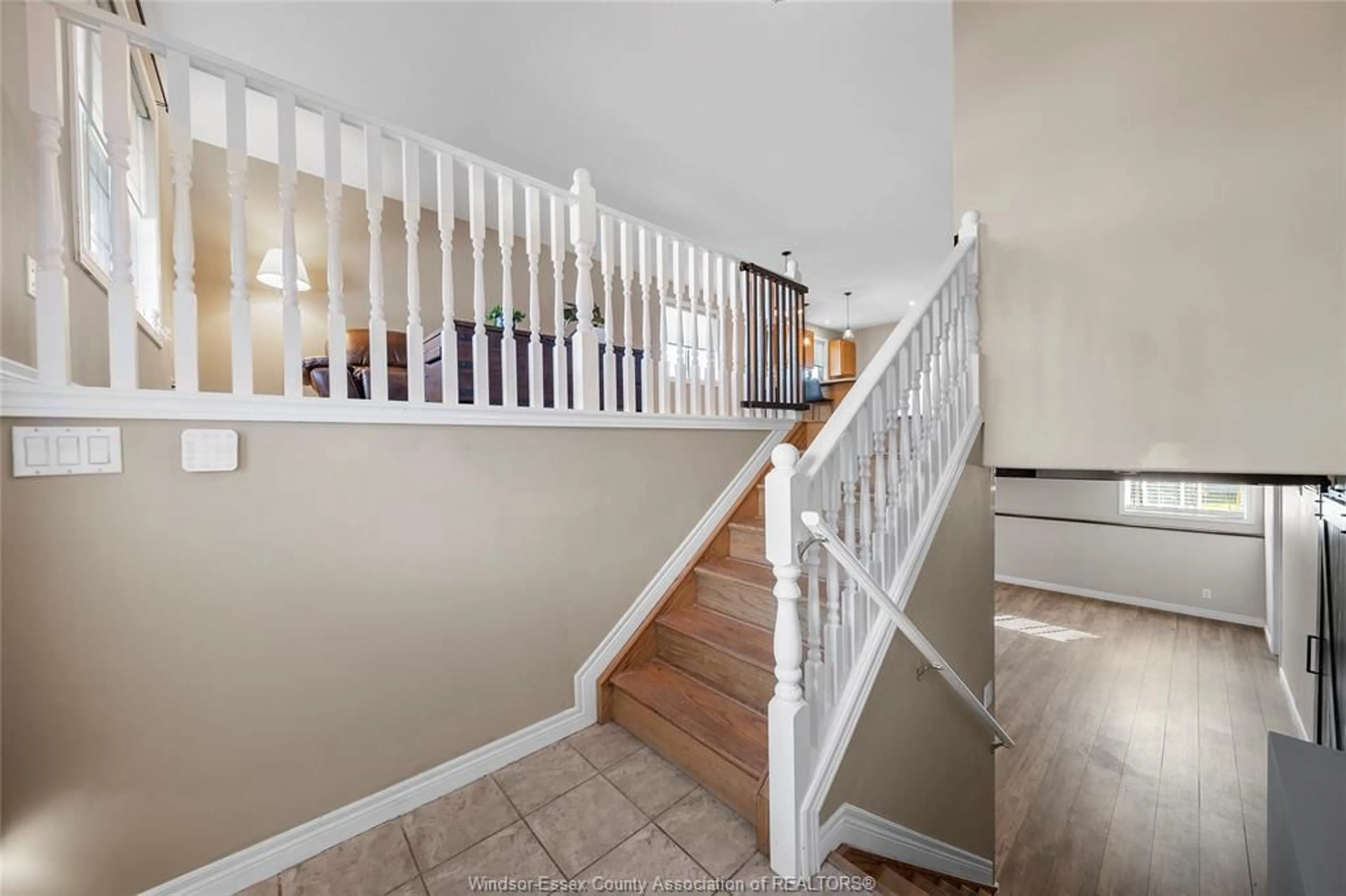 Unknown for 2204 MCKAY Ave, Windsor Ontario N9B 3W9
