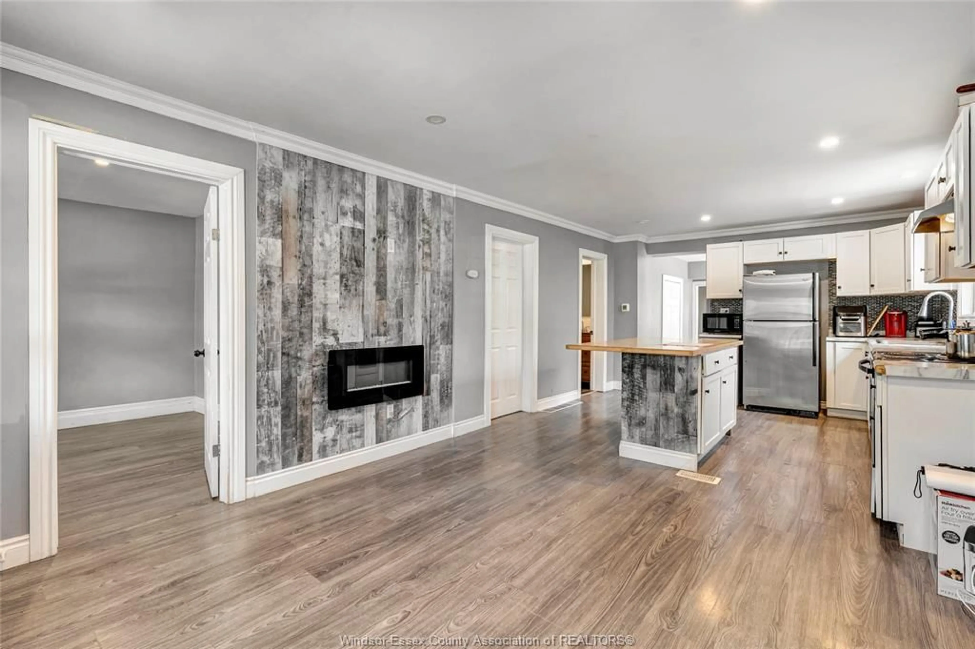 Open concept kitchen, wood/laminate floor for 2362 CADILLAC, Windsor Ontario N8W 3Y4