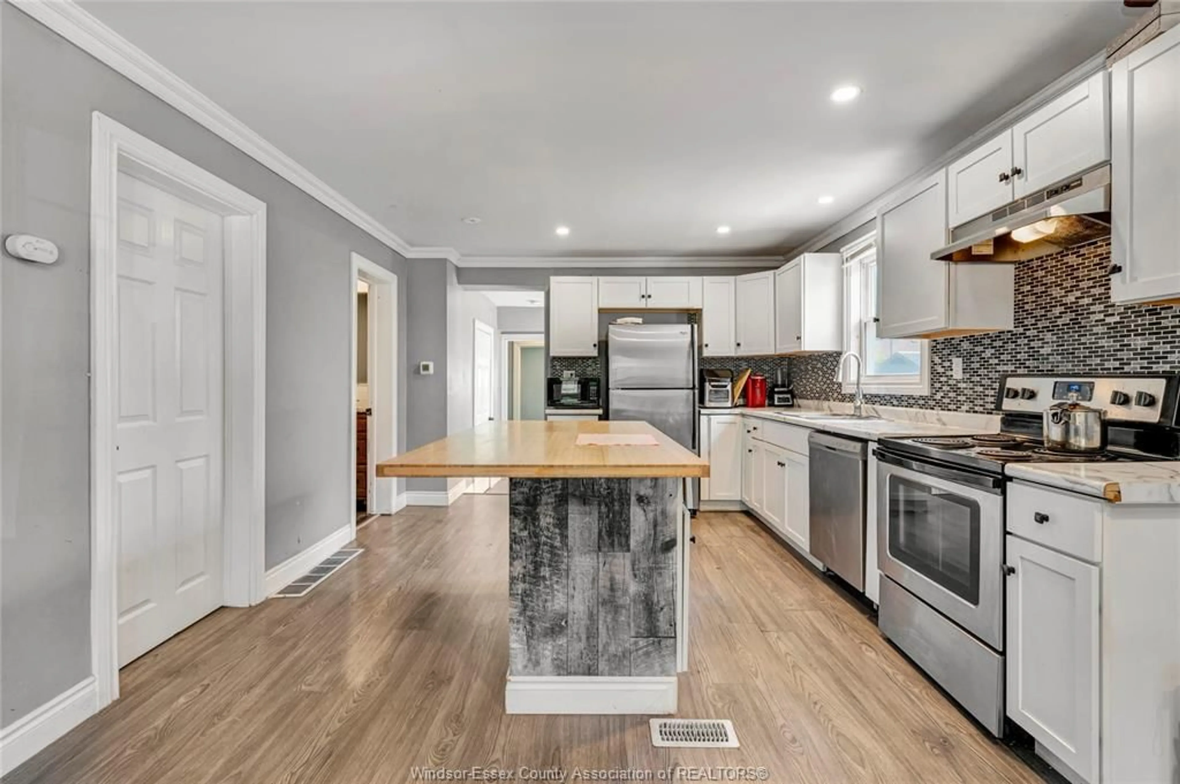 Open concept kitchen, unknown for 2362 CADILLAC, Windsor Ontario N8W 3Y4