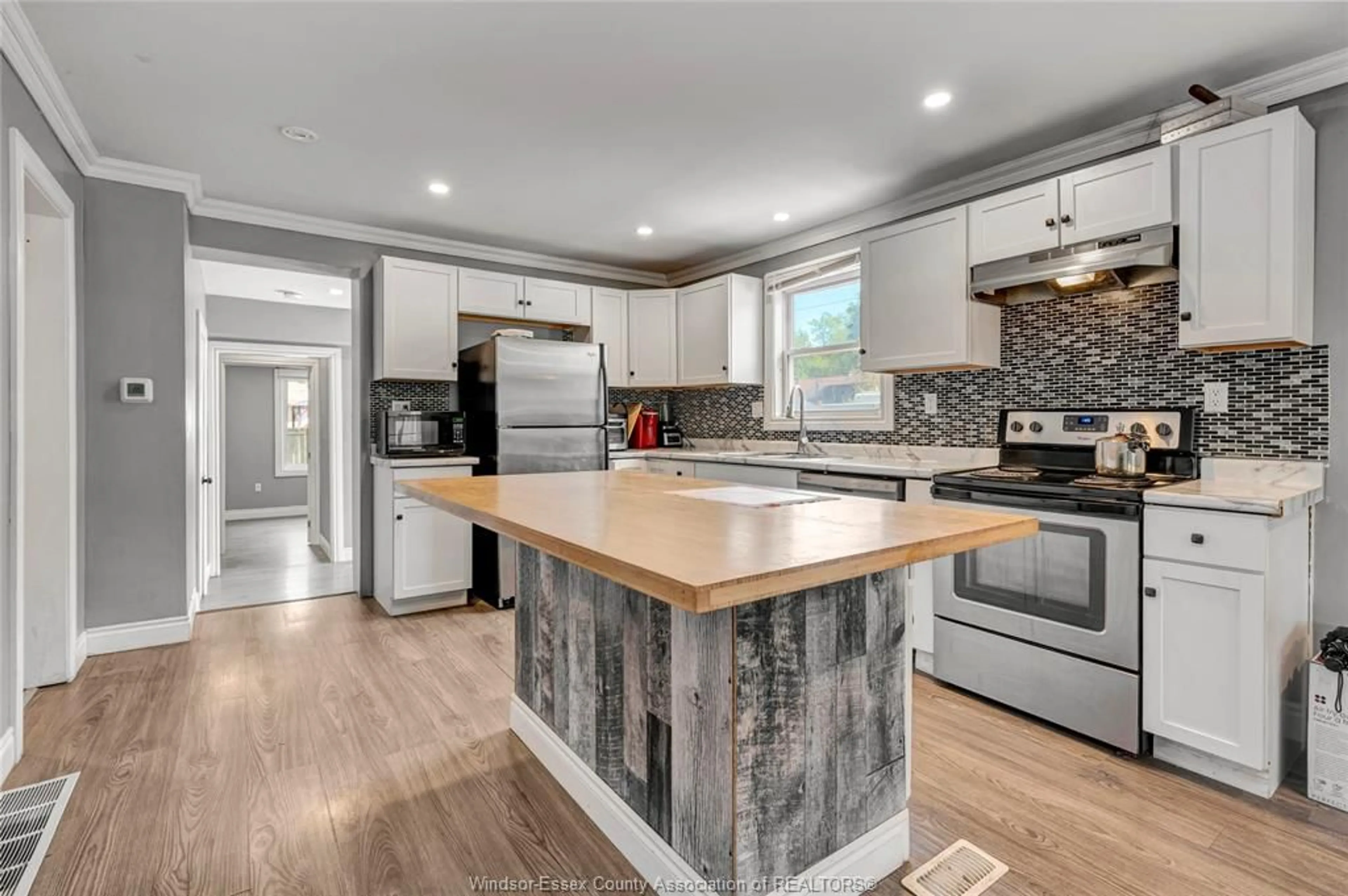 Open concept kitchen, unknown for 2362 CADILLAC, Windsor Ontario N8W 3Y4