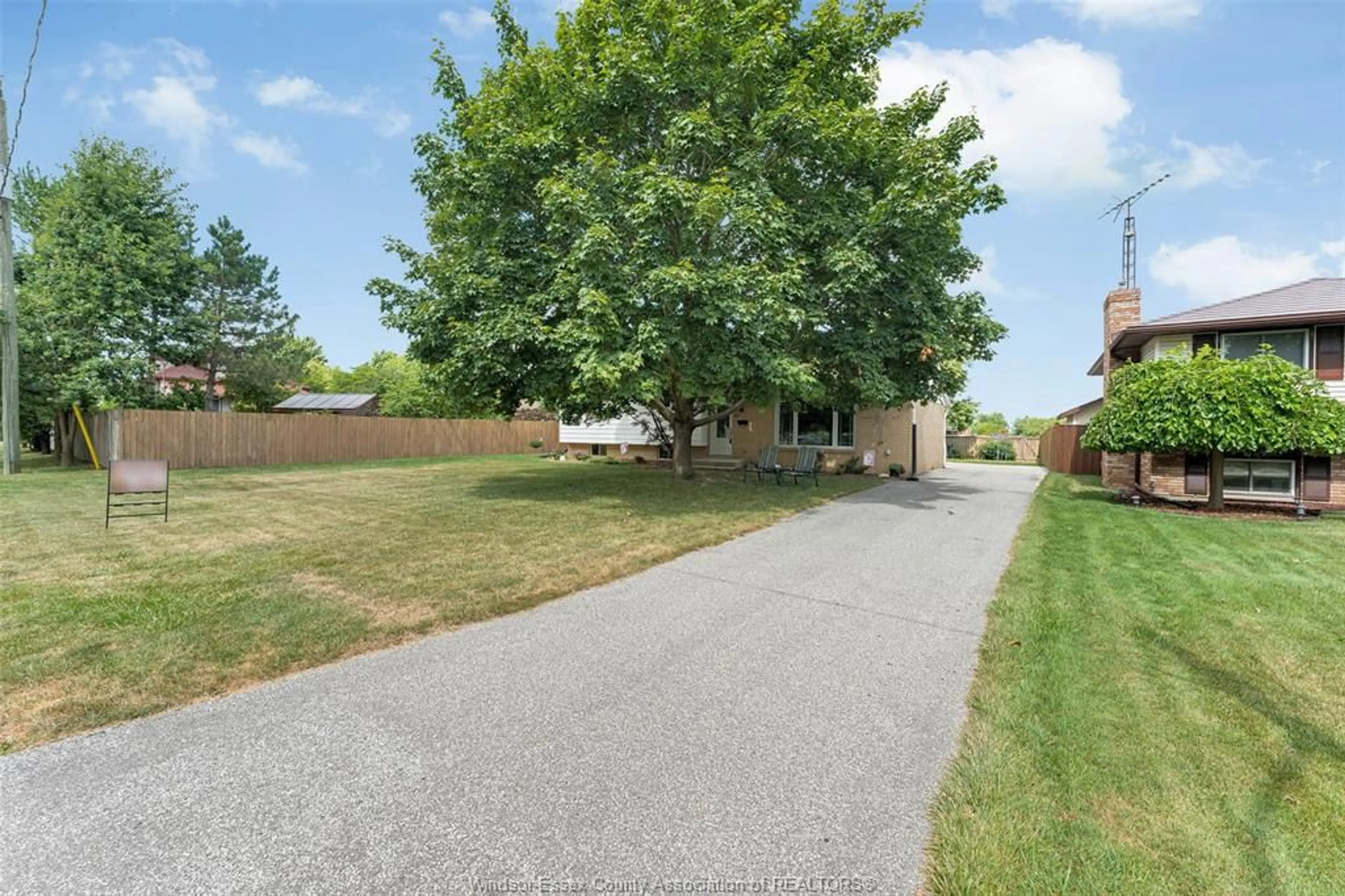 A pic from outside/outdoor area/front of a property/back of a property/a pic from drone, street for 113 HILL St, Cottam Ontario N0R 1B0