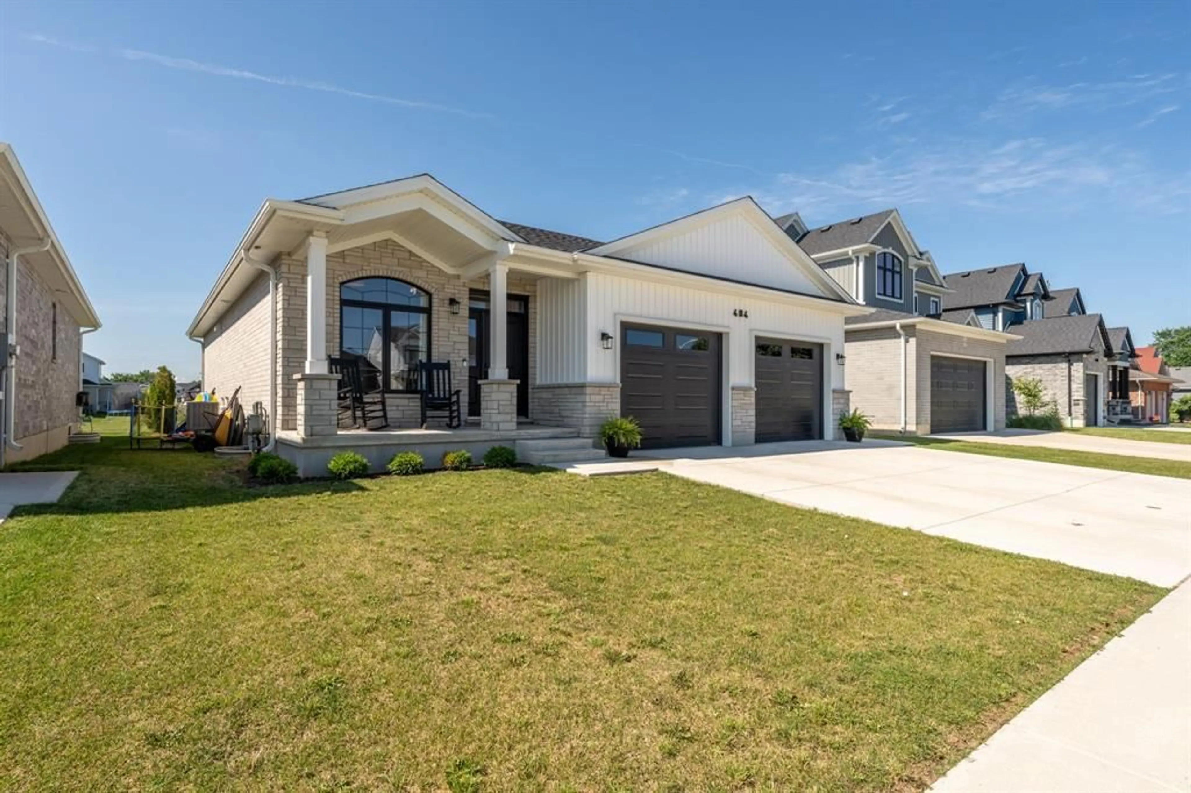Home with vinyl exterior material, street for 484 THAMES St, Plympton-Wyoming Ontario N0N 1T0