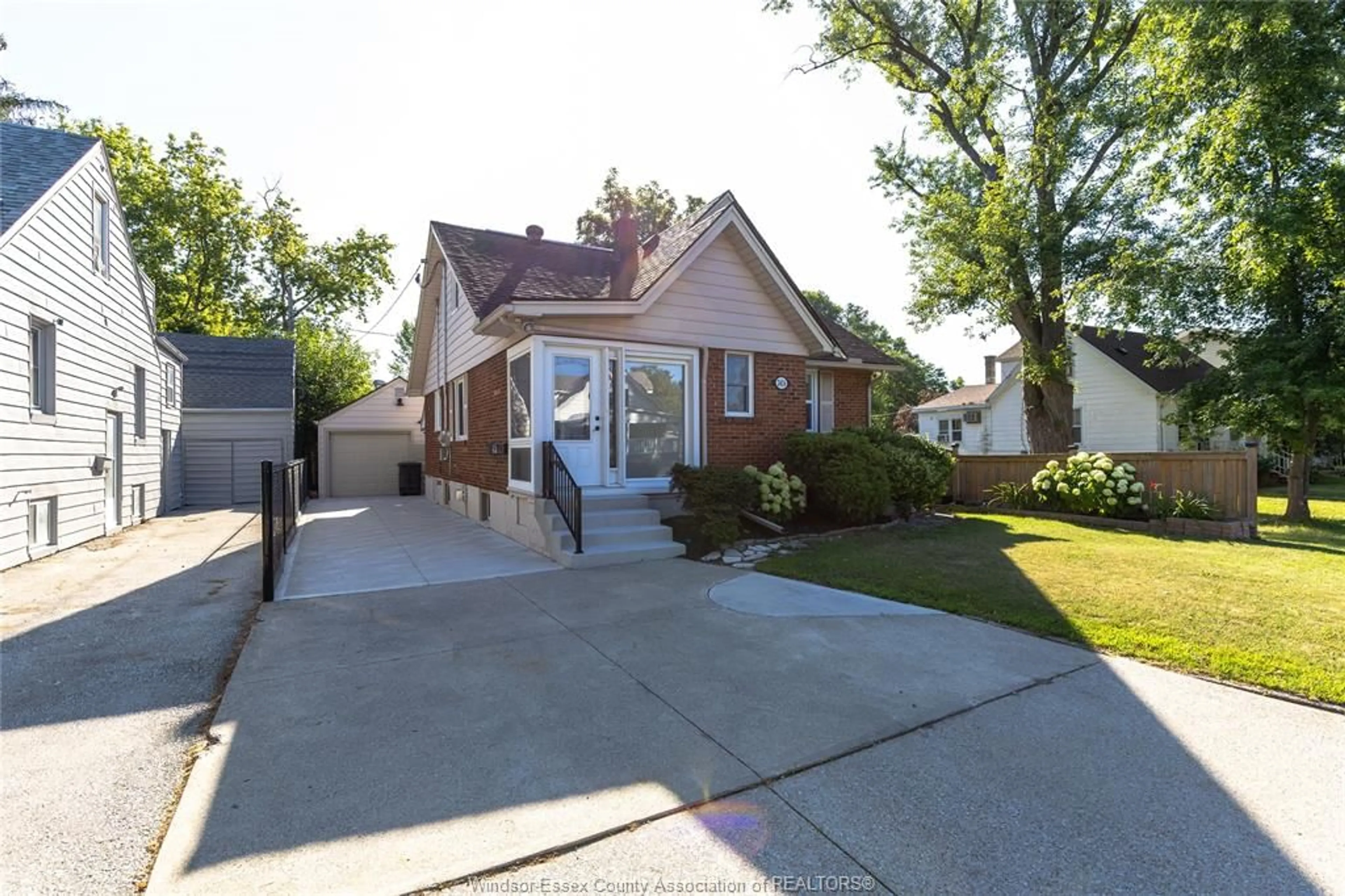 Unknown for 2426 FRANCOIS, Windsor Ontario N8W 4T4