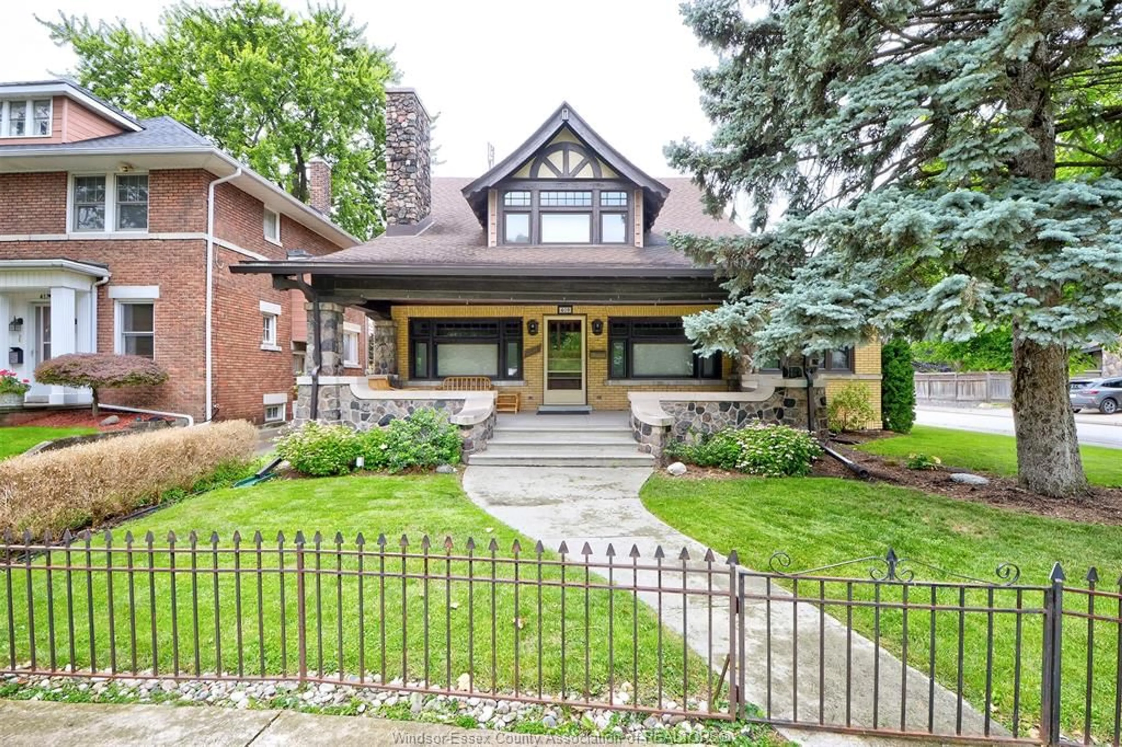 Home with brick exterior material, street for 409 ASKIN, Windsor Ontario N9B 2X3