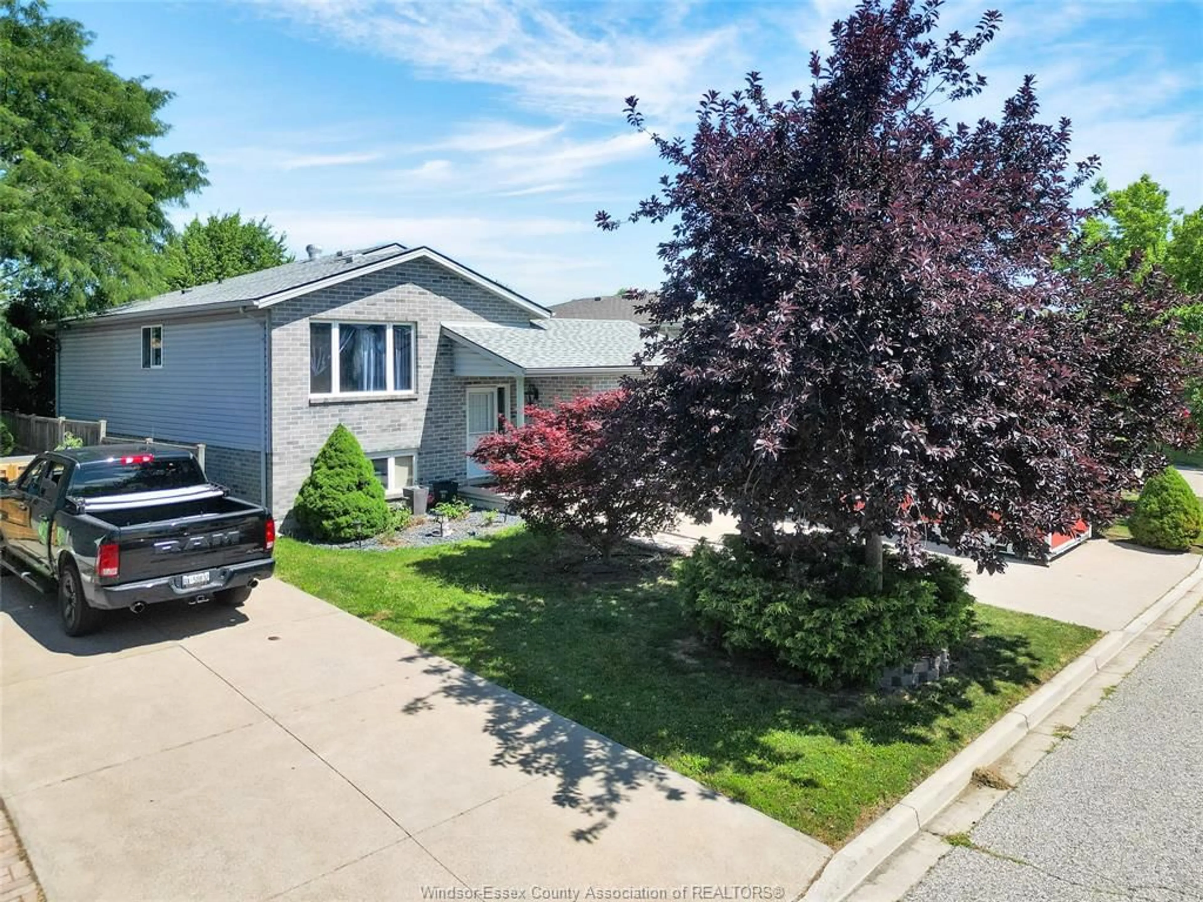 Home with vinyl exterior material, street for 3494 CARIBOU Cres, Windsor Ontario N8W 5V4