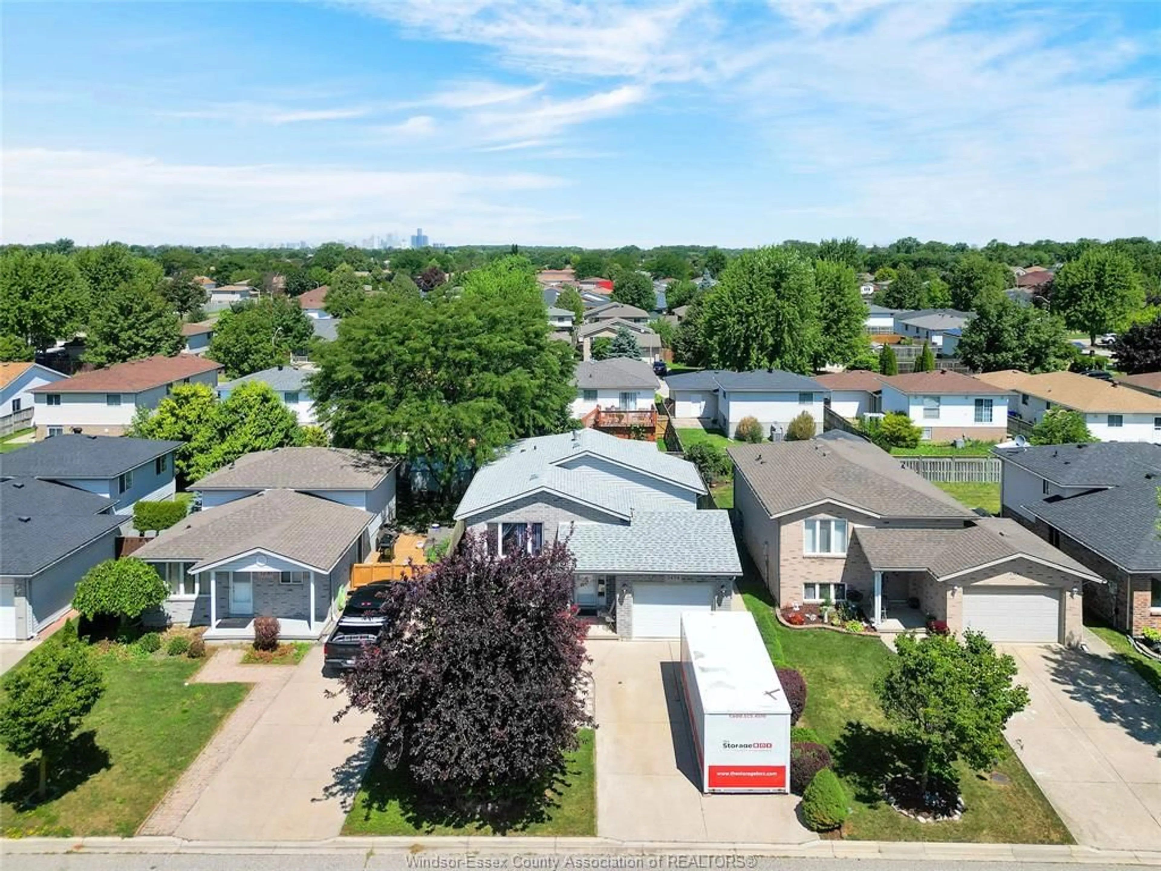 A pic from outside/outdoor area/front of a property/back of a property/a pic from drone, street for 3494 CARIBOU Cres, Windsor Ontario N8W 5V4