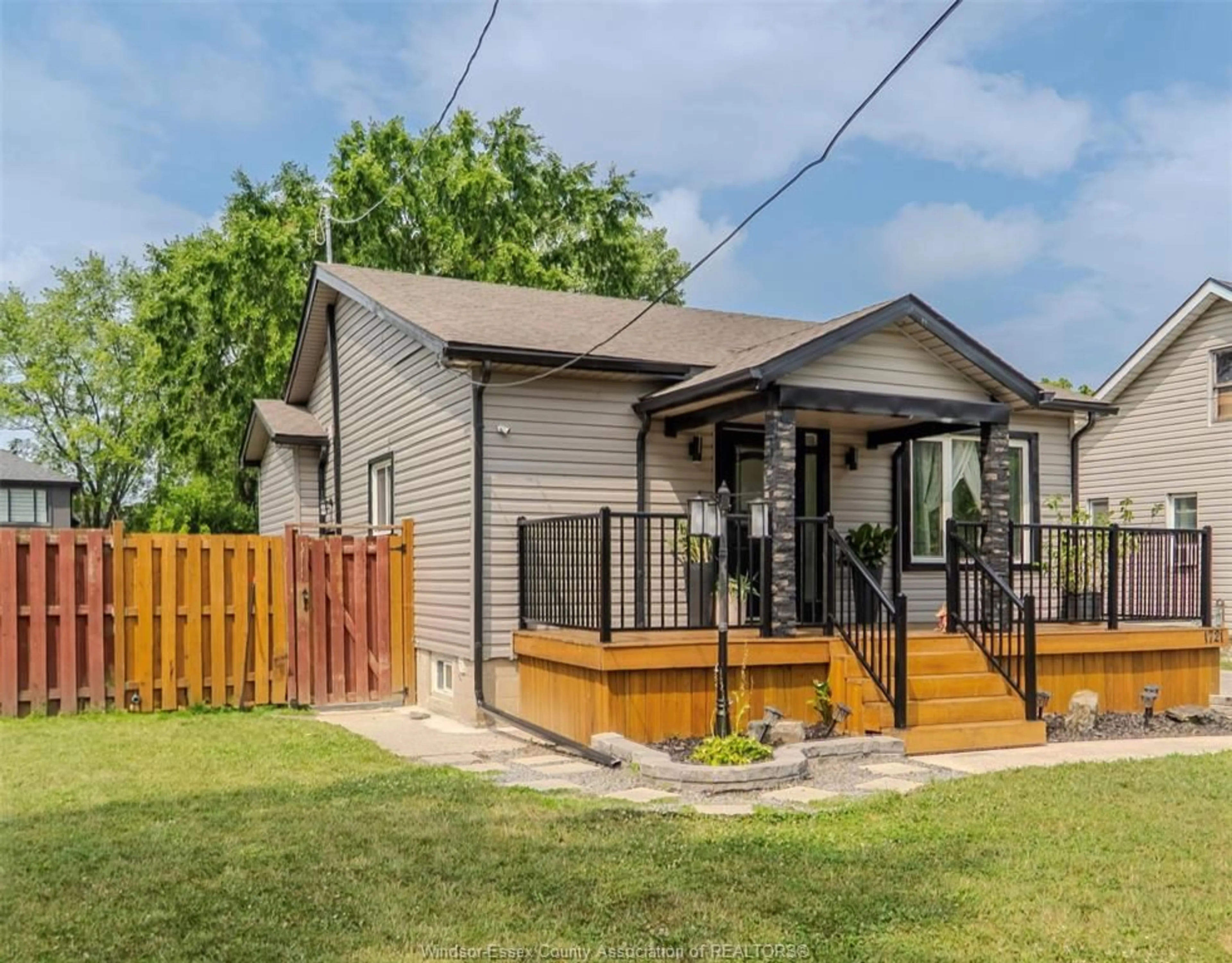Home with vinyl exterior material, street for 1721 SOUTH CAMERON, Windsor Ontario N9B 3C9