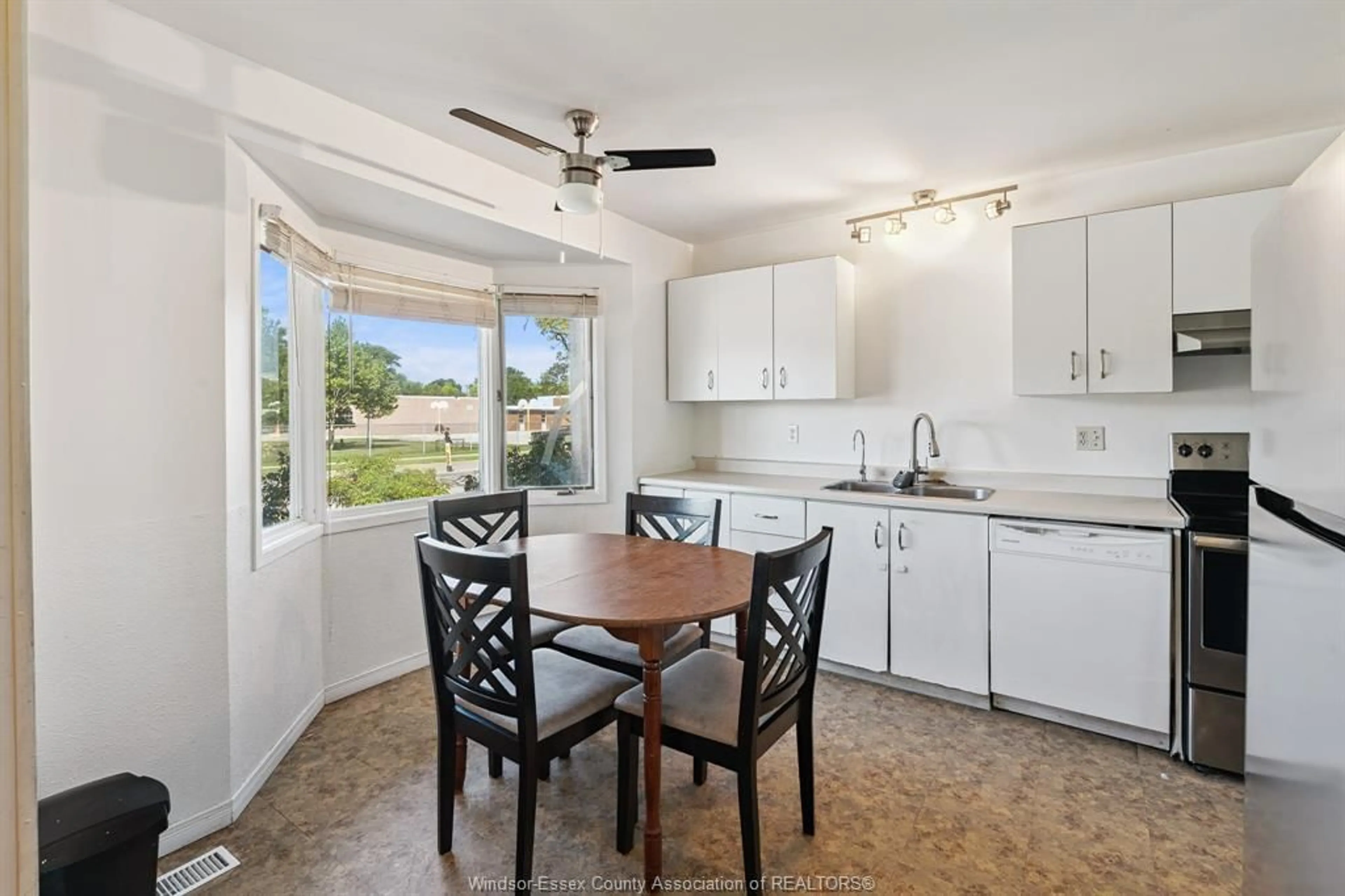 Standard kitchen, ceramic/tile floor for 3054 Conservation Dr, Windsor Ontario N8W 5B2