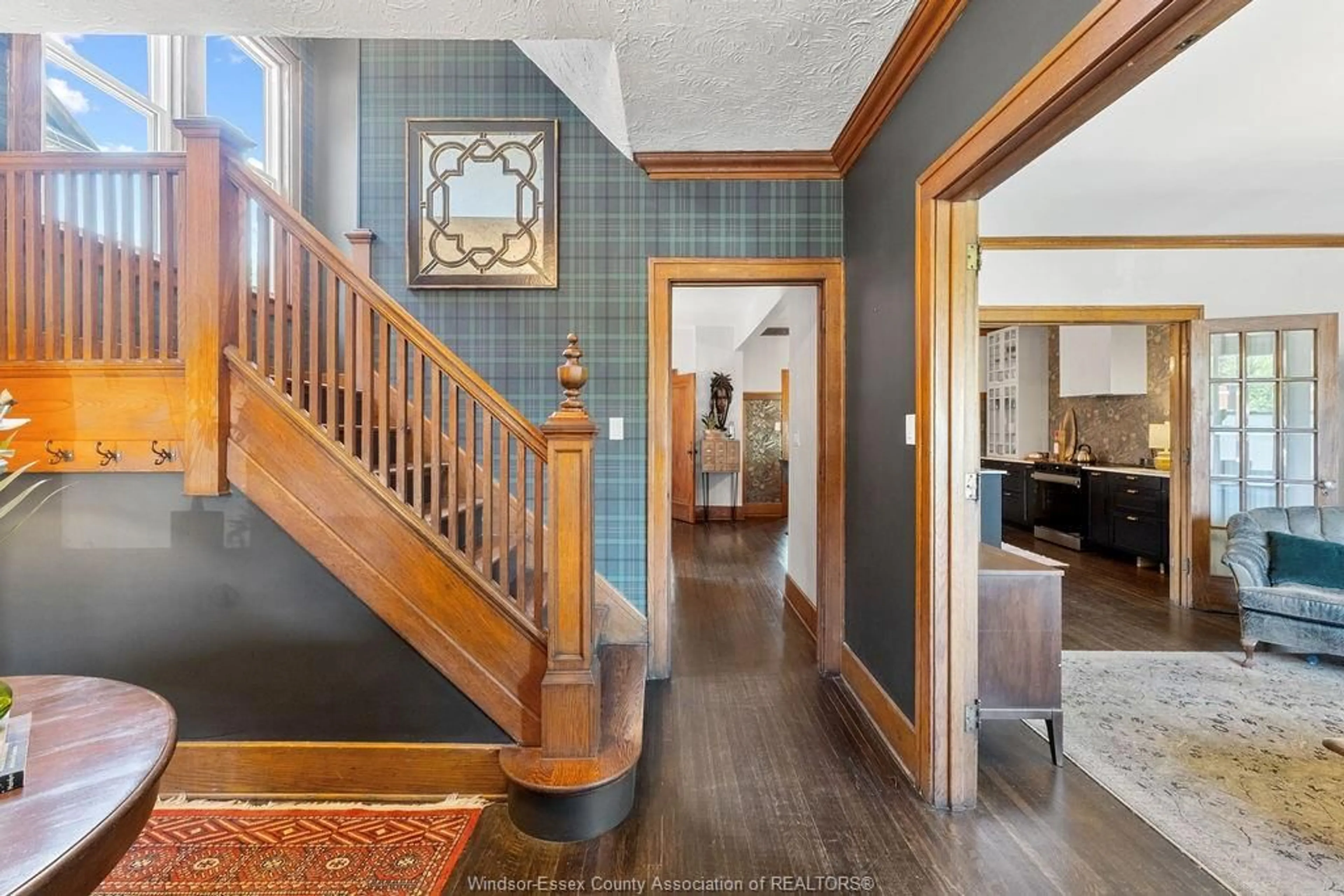 Indoor entryway for 539 HALL Ave, Windsor Ontario N9A 217