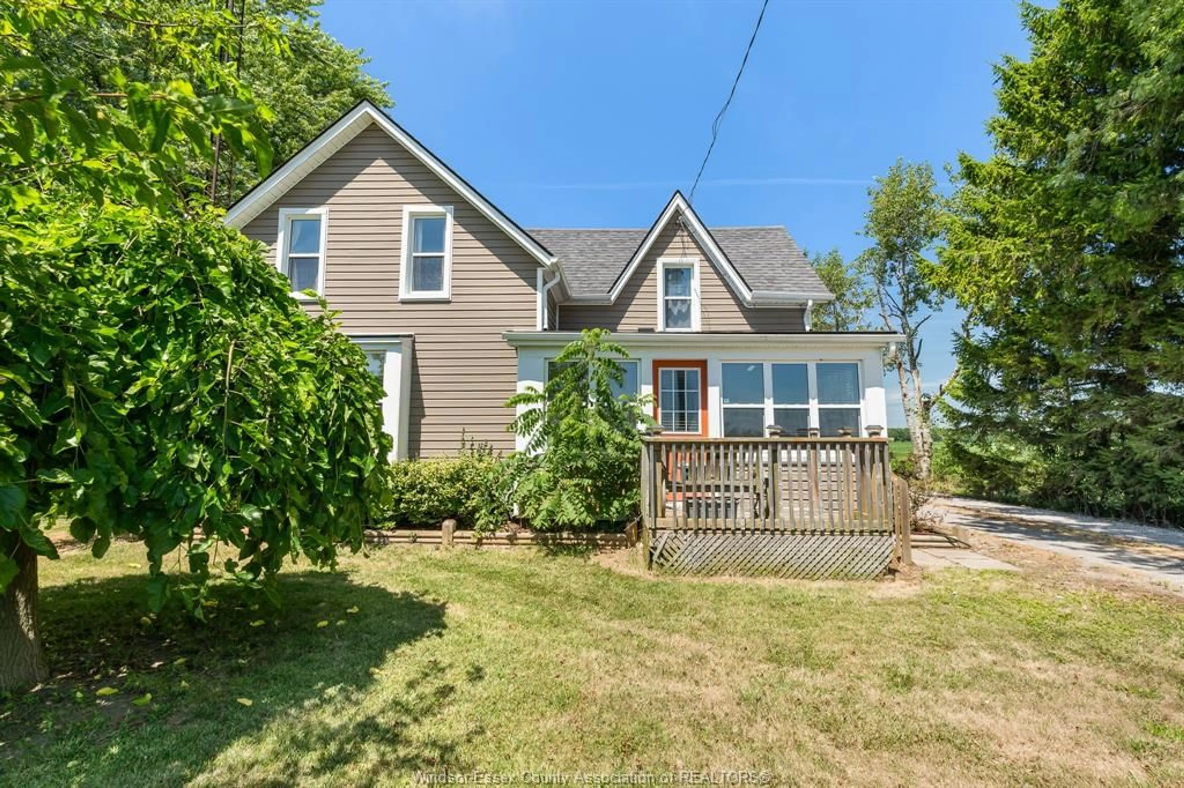A pic from outside/outdoor area/front of a property/back of a property/a pic from drone, unknown for 540 ROAD 4 W, Kingsville Ontario N9Y 2E5